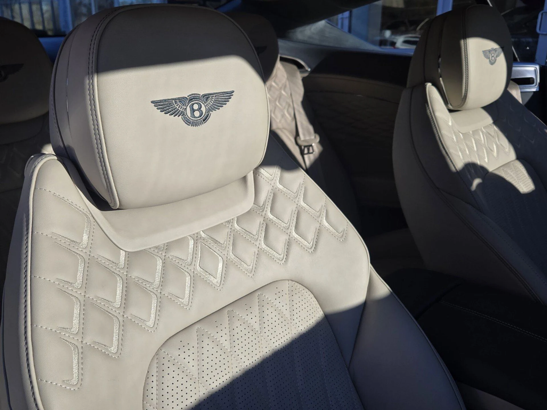 mph027_2790850915_bc8431810fe9fca933edd57b7824cd10x_15fcd1a3b4