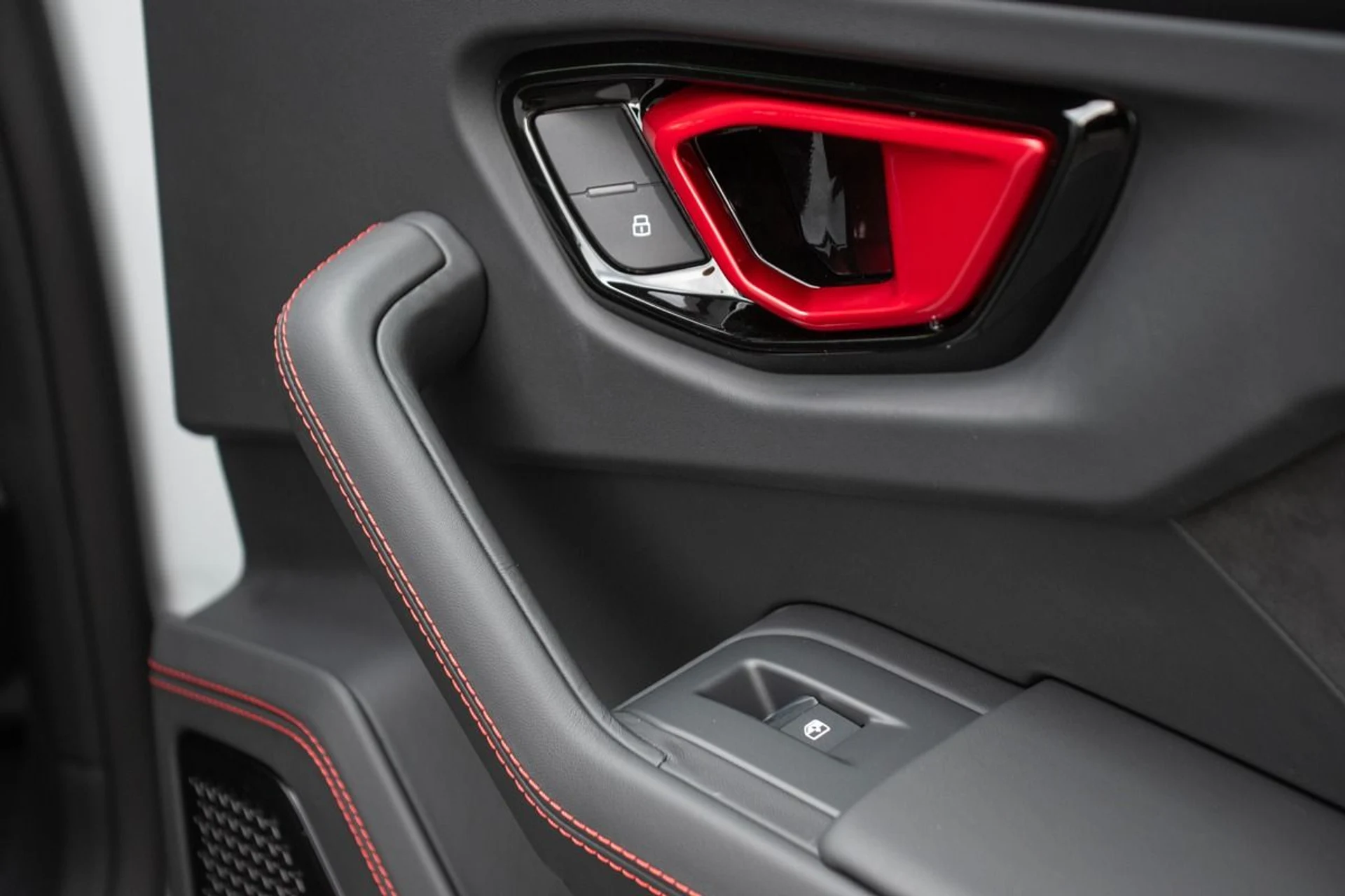 mph027_2792829930_Used_2024_Lamborghini_Urus_S_1736004526_c1a862b82c