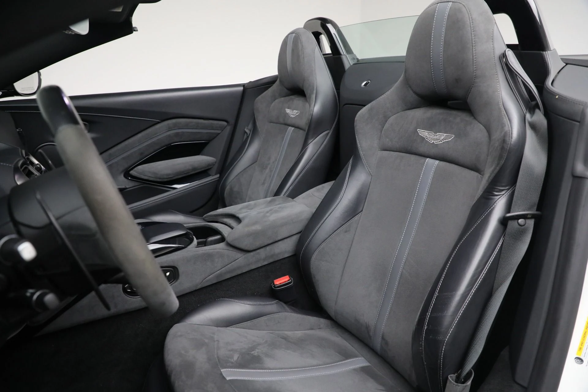 mph027_2795726293_Used_2022_Aston_Martin_Vantage_F1_Edition_b9cc72f76f