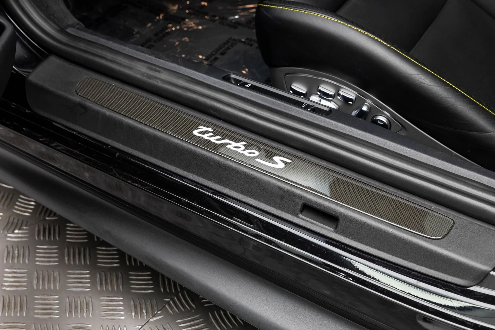 mph027_2796756845_28_43371244fa