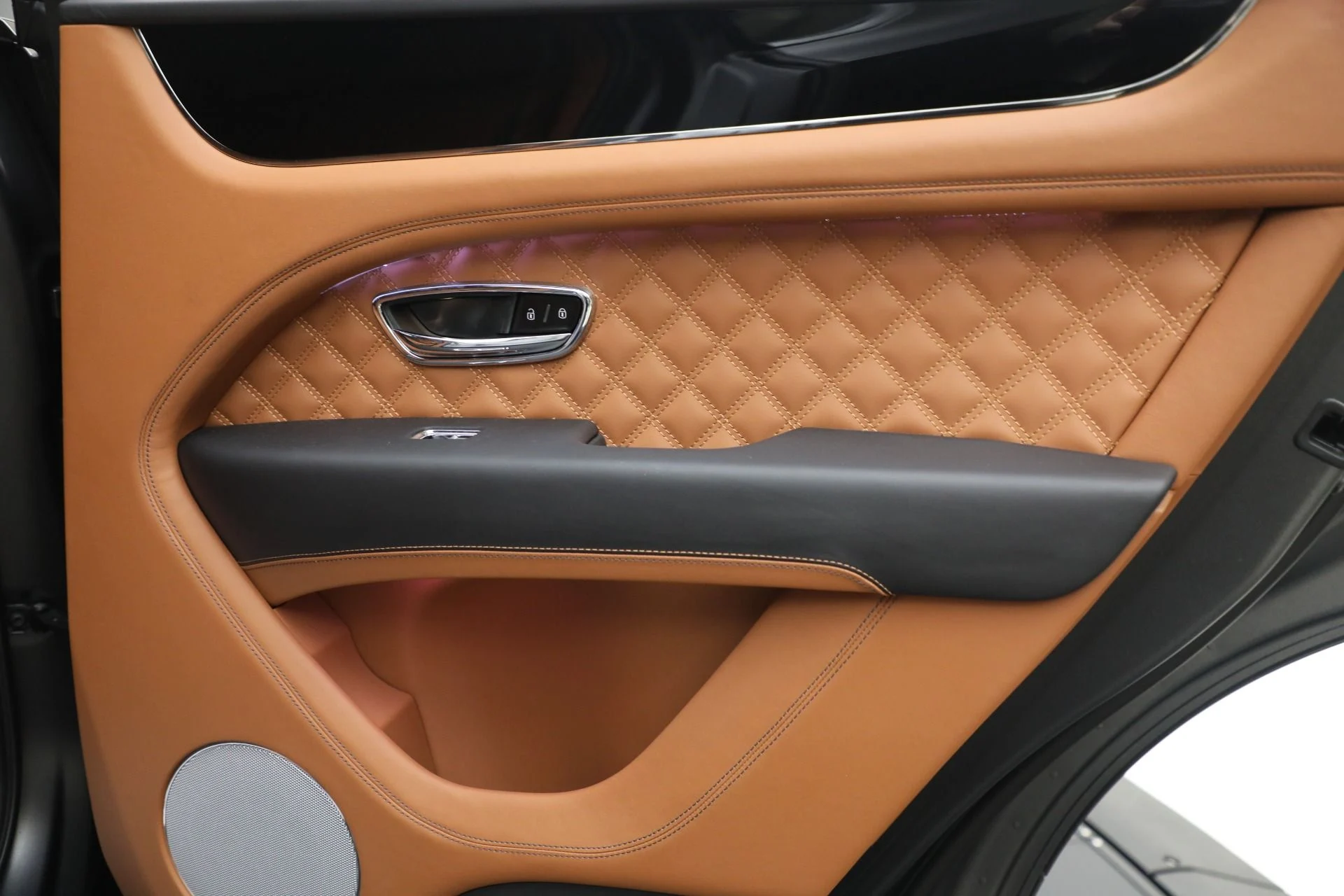 mph027_2799211611_Used_2023_Bentley_Bentayga_S_V8_1300e345bd