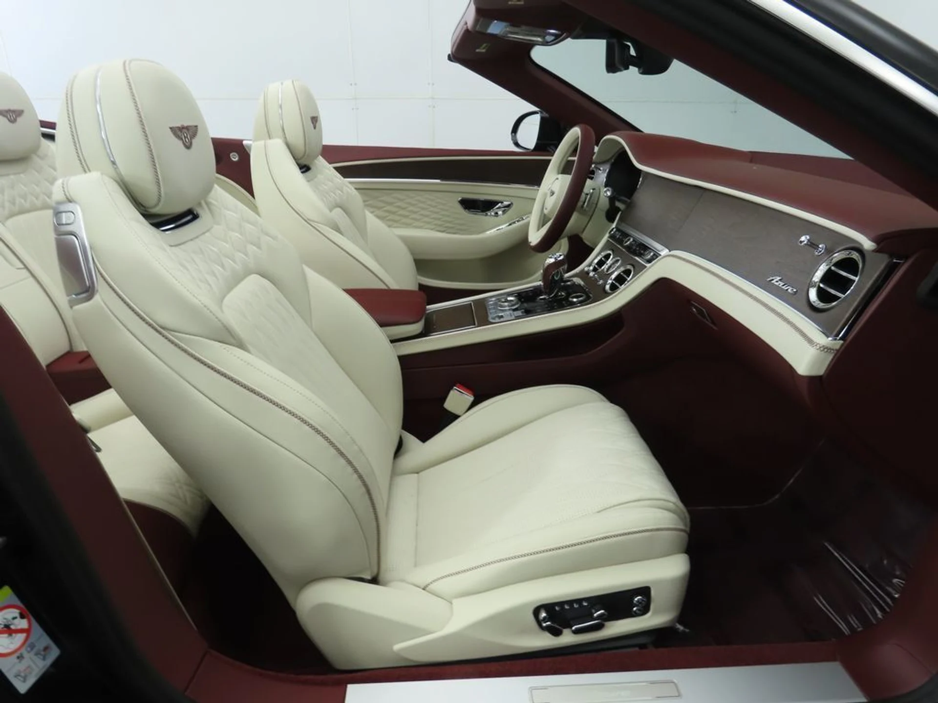 mph027_280394455_new_2026_bentley_continental_gtc_8119_22975587_28_1024_3359b2a755