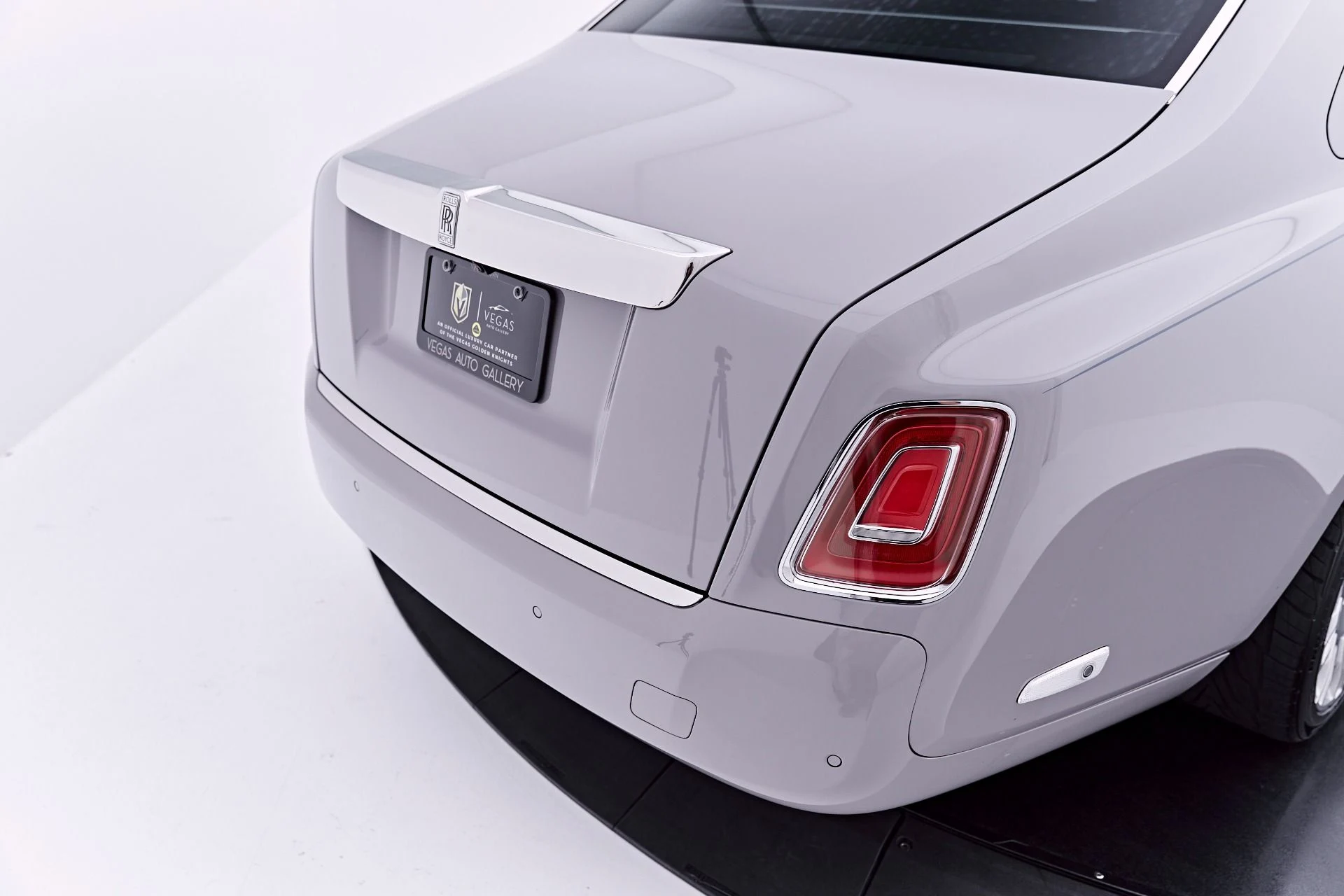mph027_2806185666_Used_2024_Rolls_Royce_Phantom_Base_1782762866_b788348671