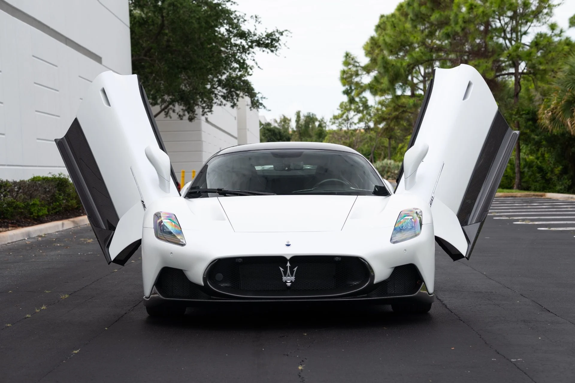 mph027_2821045978_Used_2022_Maserati_MC_20_1777083905_69f4dd638a