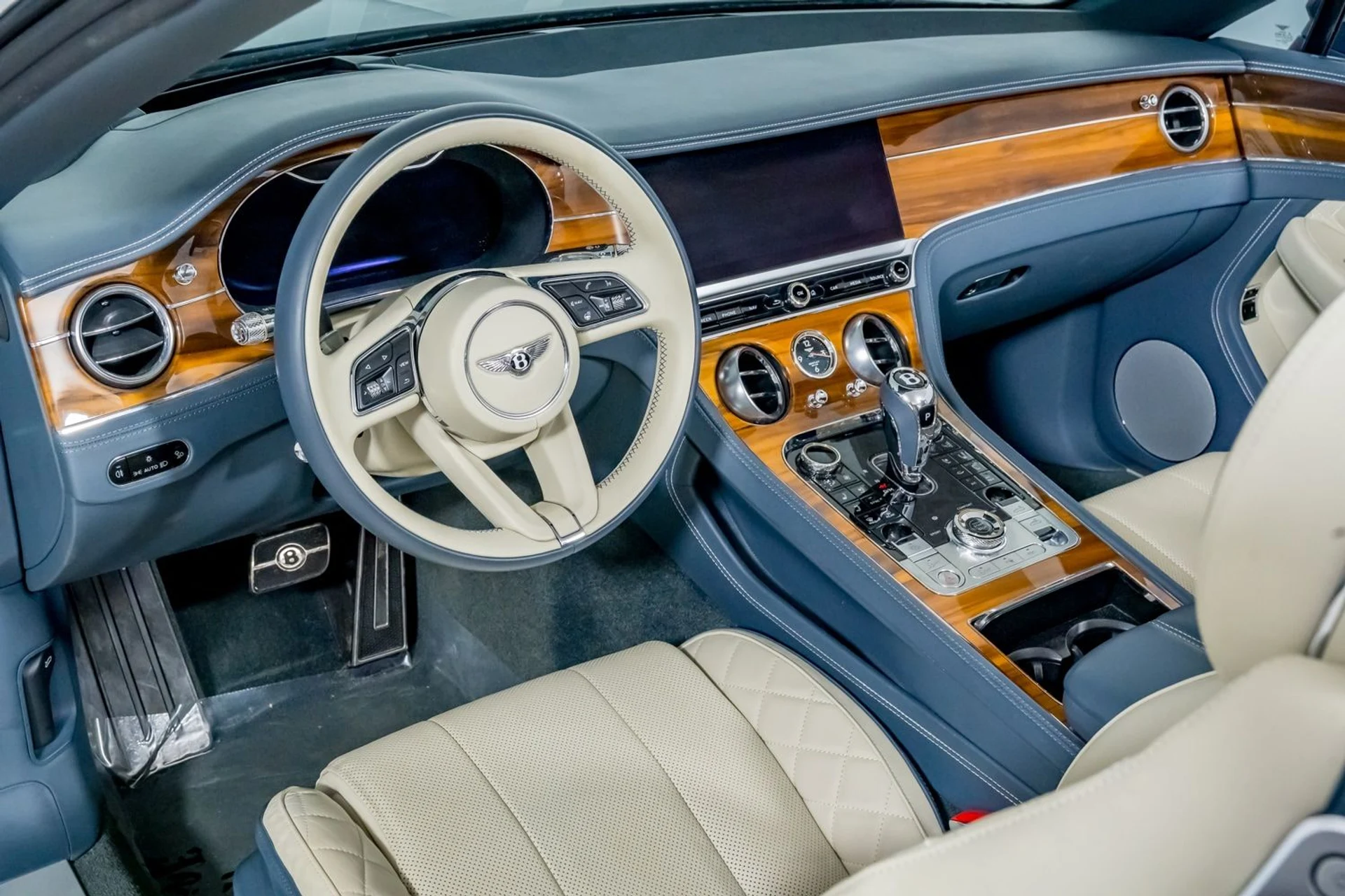 mph027_2821319425_65d6e6dcda8e432cb1df097856aa9d96_498a558fa5