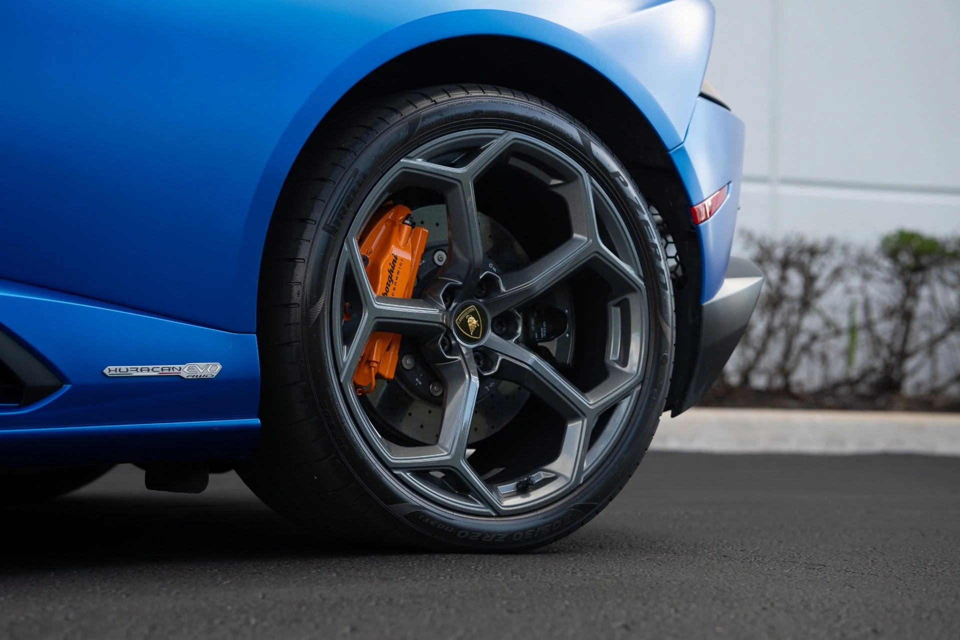 mph027_2823312781_Used_2023_Lamborghini_Huracan_EVO_Spyder_1763055563_722ecf0883