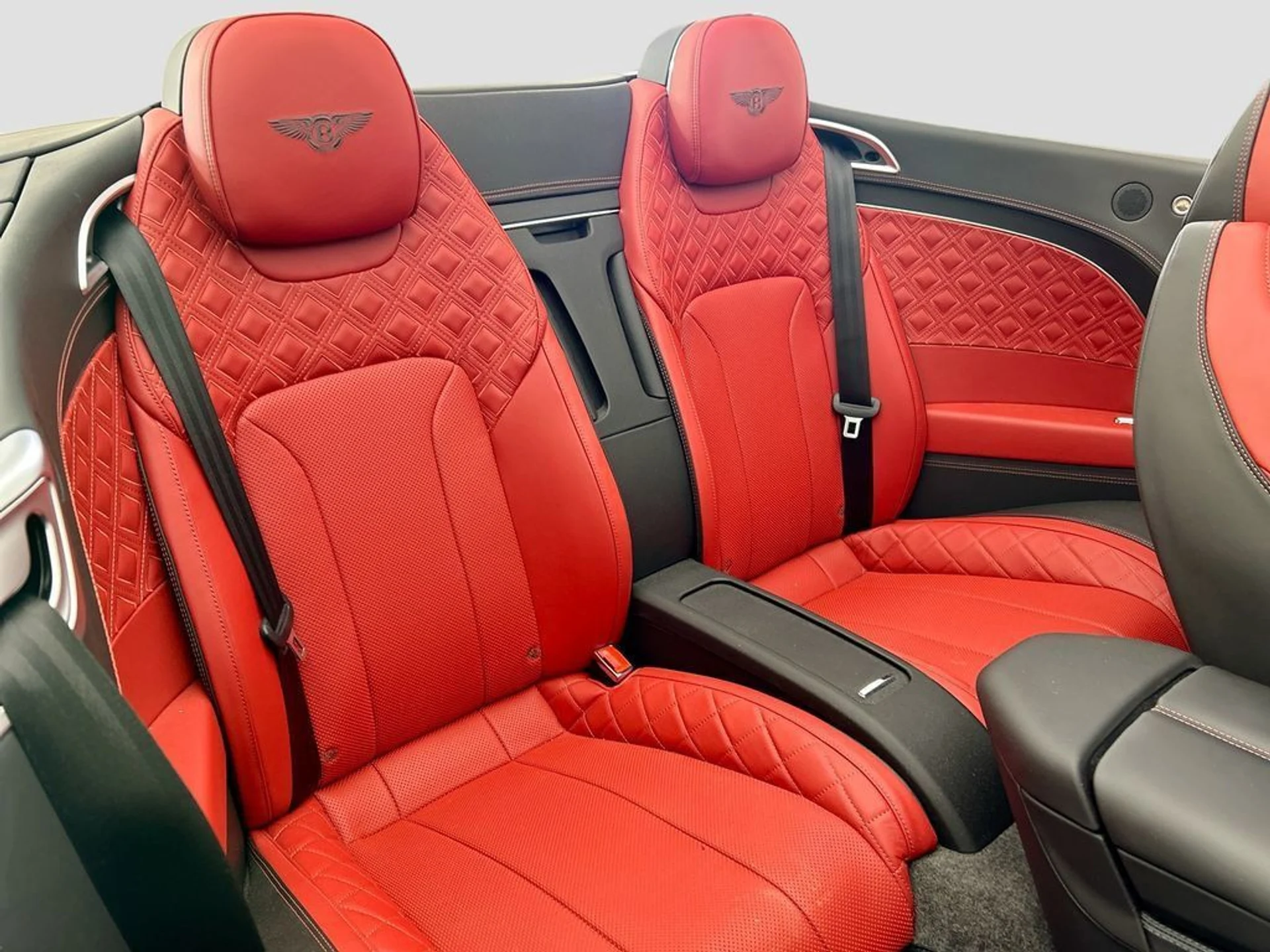 mph027_2825839729_used_2022_bentley_continental_gtmullinerconvertible_8119_23015868_28_1024_4c3e2756ec