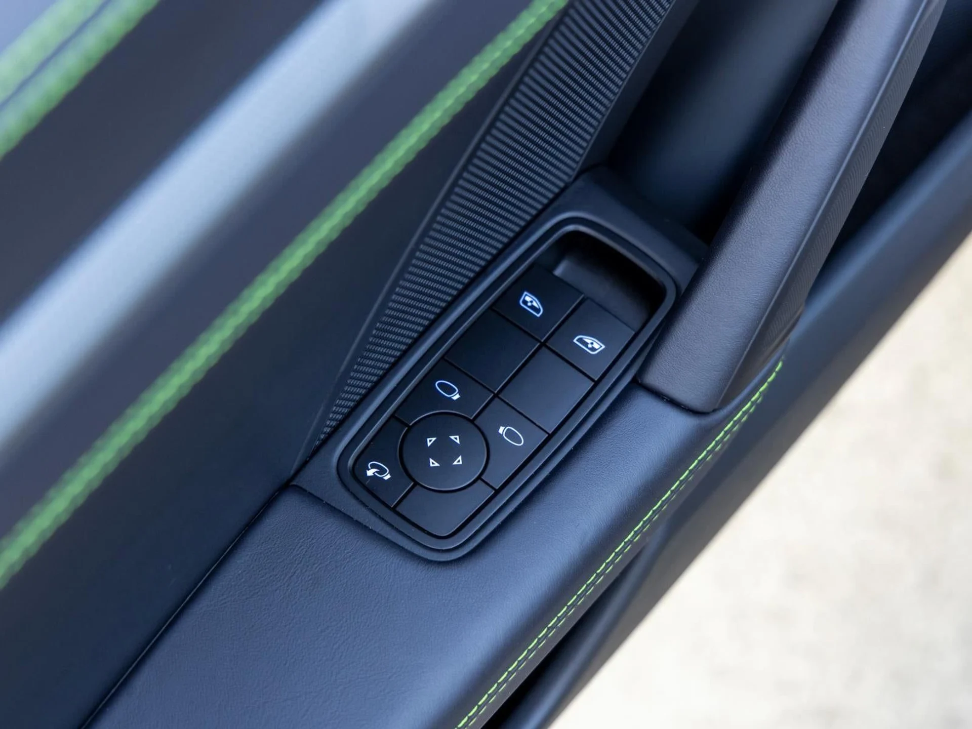 mph027_2828967147_28_5271951820