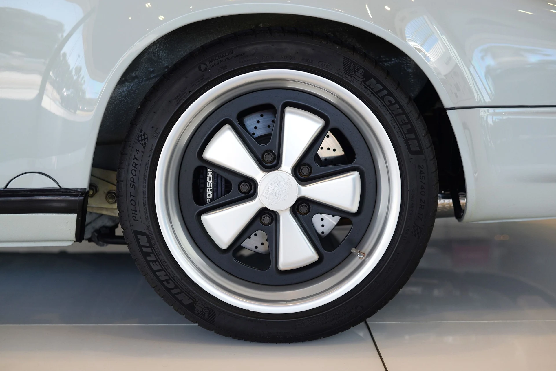 mph027_2836994922_669b8d4d91adf0ccd145f38652af0197x_72ea0c3205