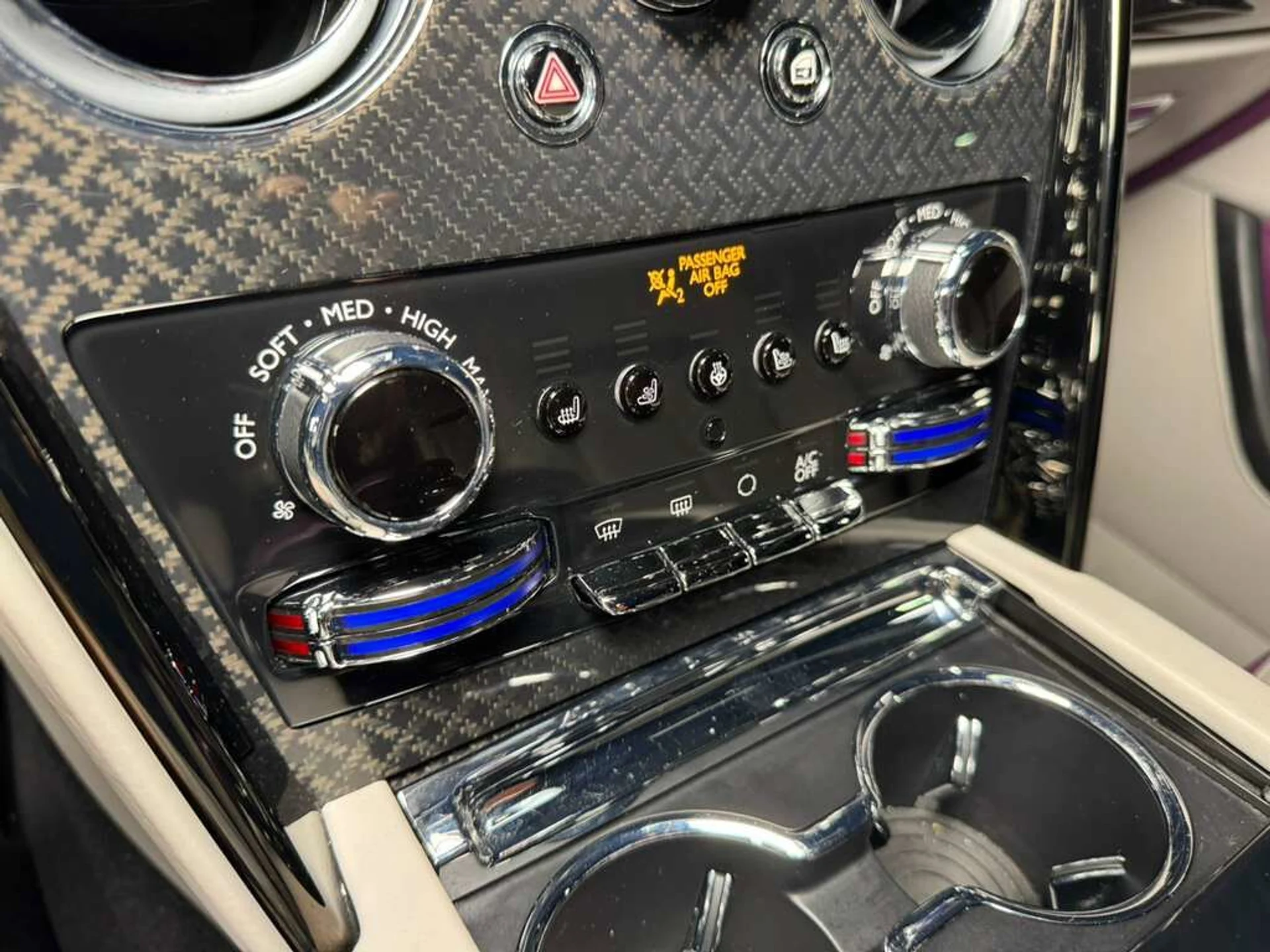 mph027_2838980412_54428f5d6c9c098a187285ccf83b4c3f_22580134a7