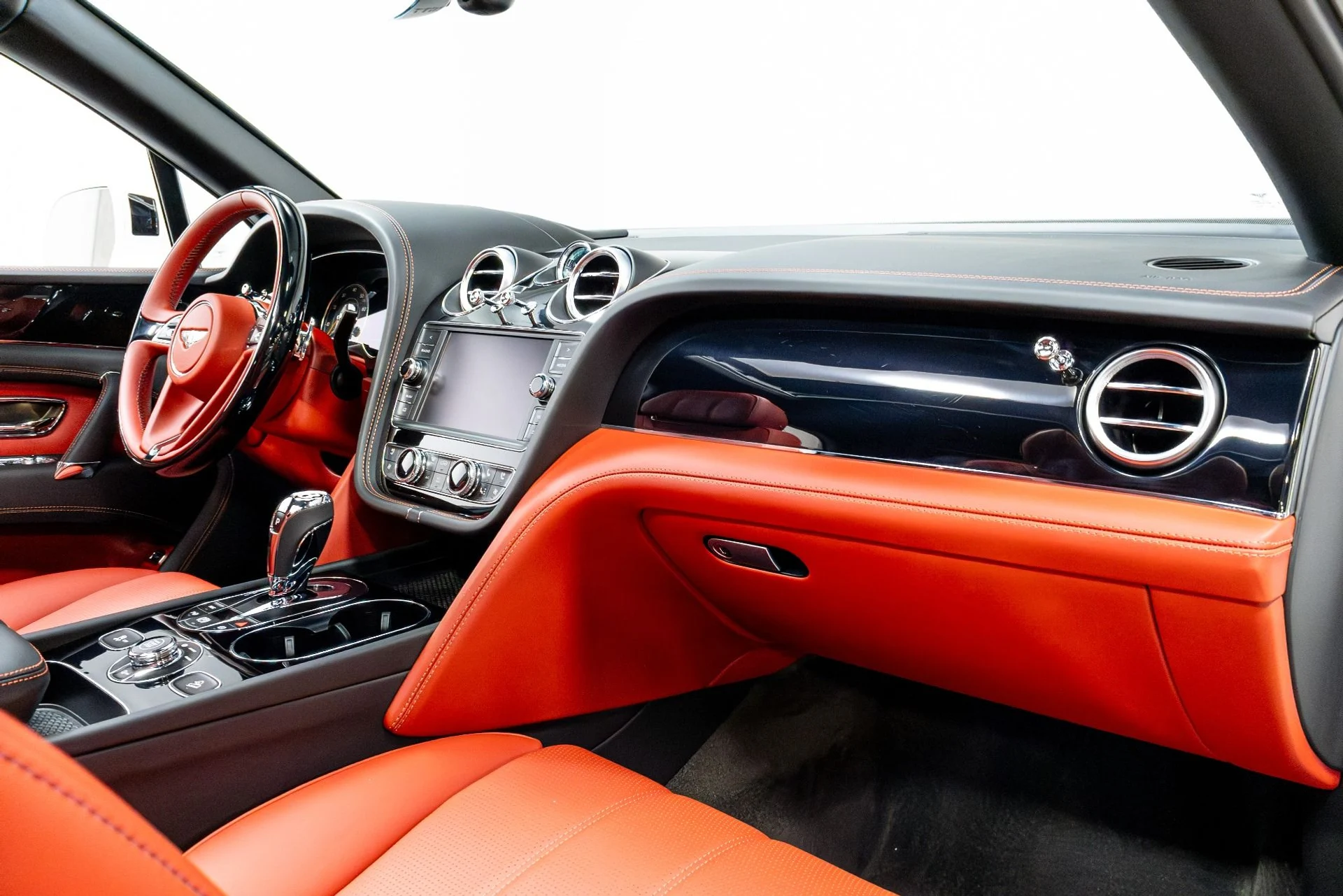 mph027_2839516877_Used_2020_Bentley_Bentayga_V8_1774292202_b52180b8f2