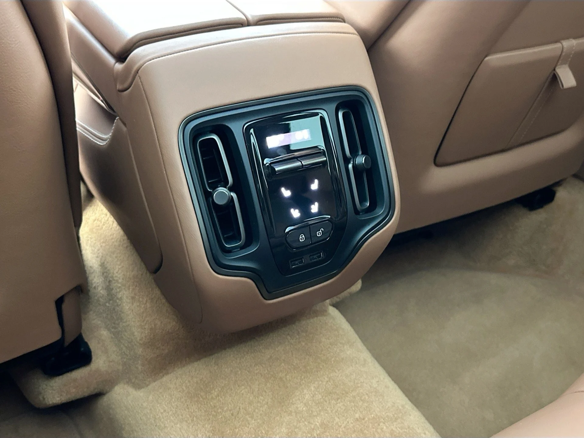 mph027_2839951476_28_875b2351dd