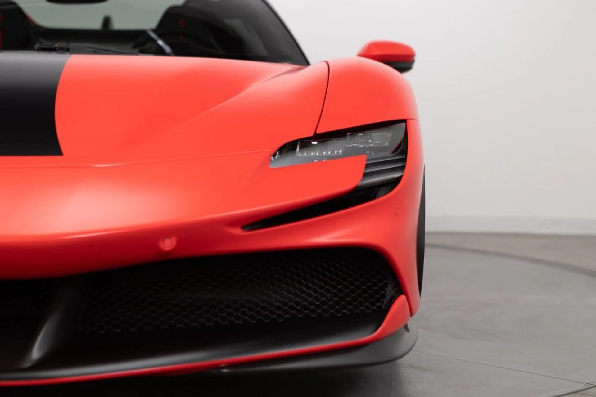 mph027_2848466136_Used_2022_Ferrari_SF_90_Spider_0b9dee08bc