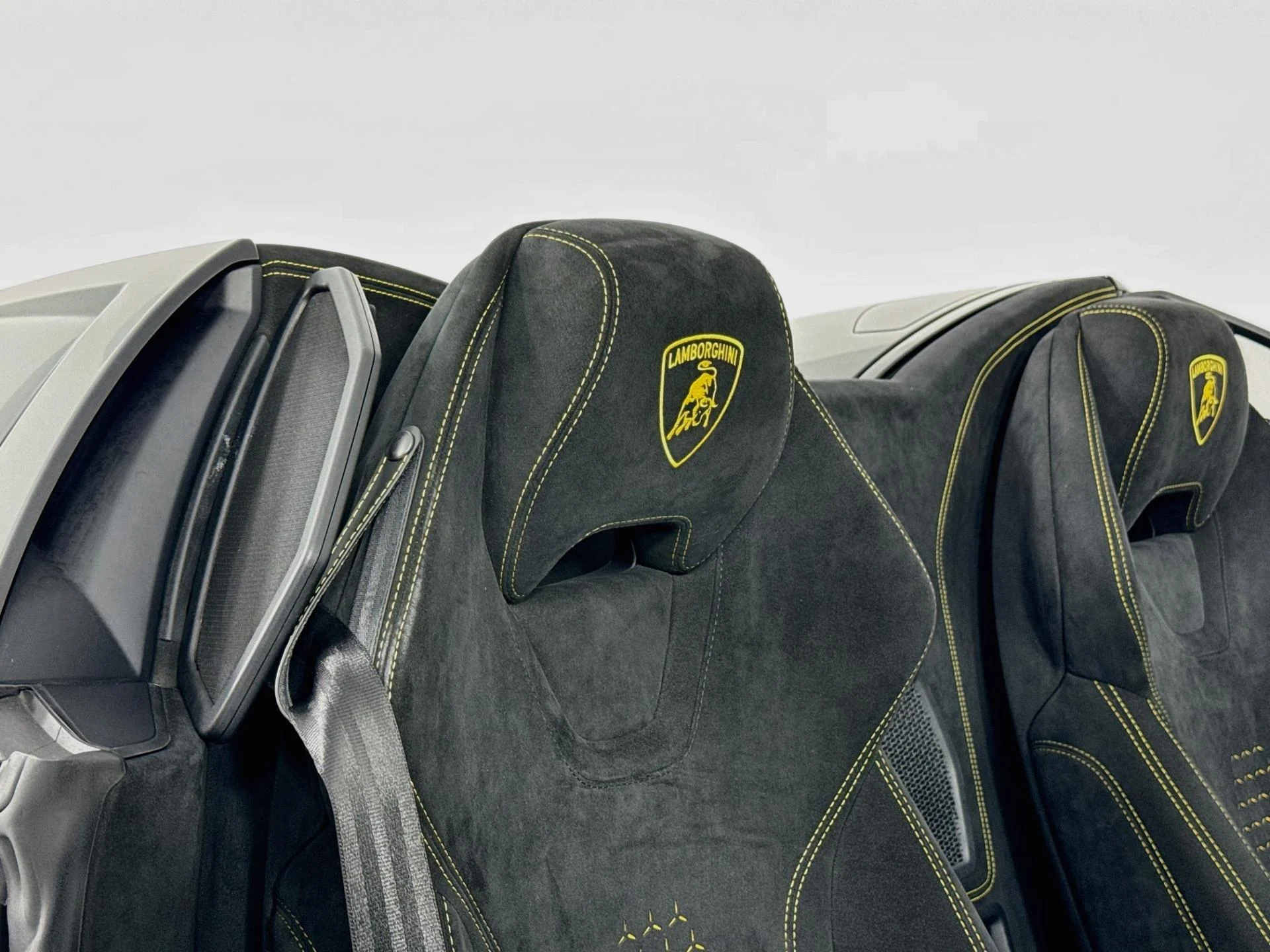 mph027_2856556699_Used_2019_Lamborghini_Huracan_Performante_Spyder_1793134355_1098ee949e
