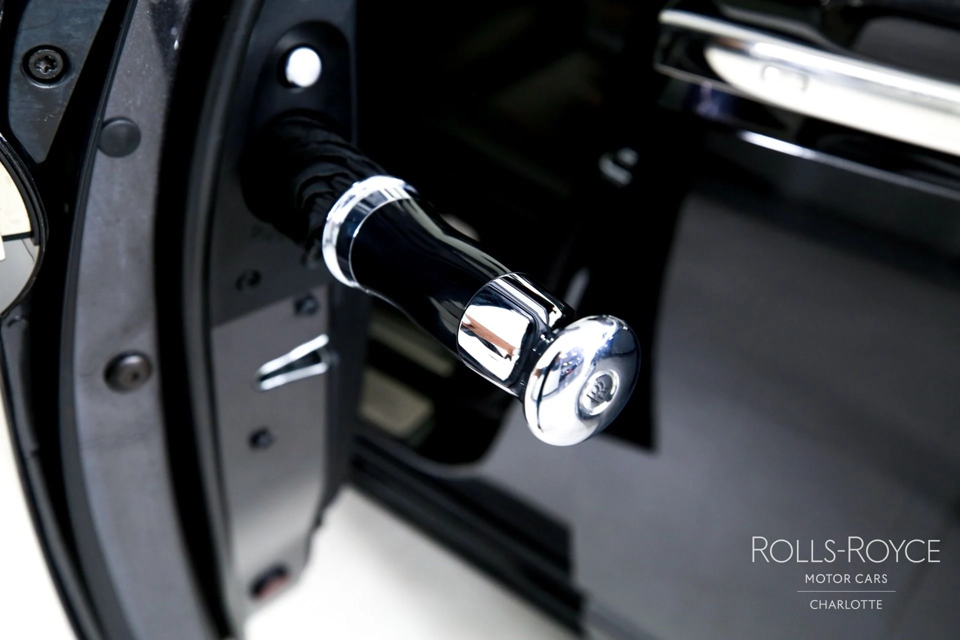 mph027_2857933696_Used_2015_Rolls_Royce_Ghost_1769450770_ae4a5db480