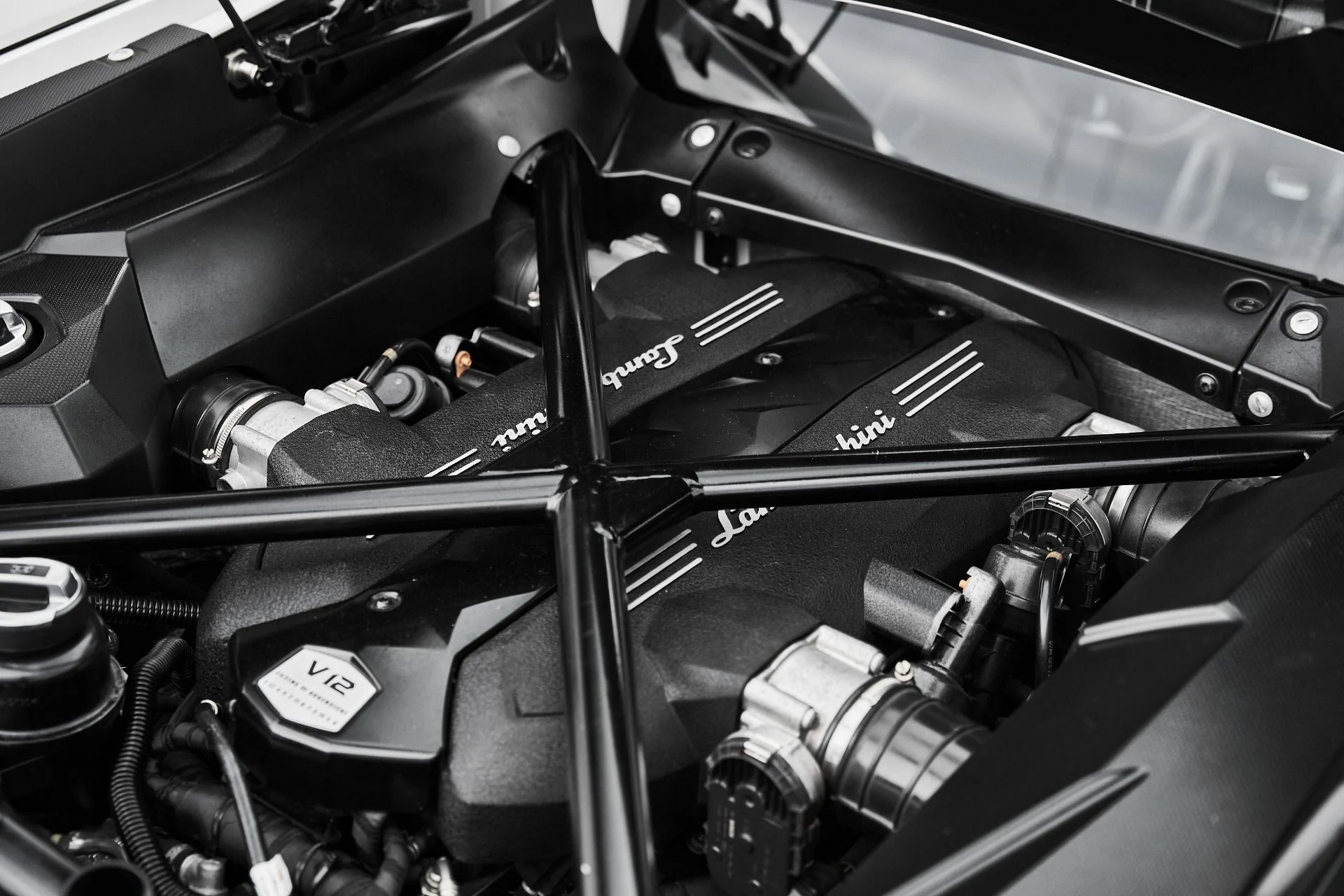 mph027_2861151483_Used_2018_Lamborghini_Aventador_S_Base_1775006853_a25289eca0