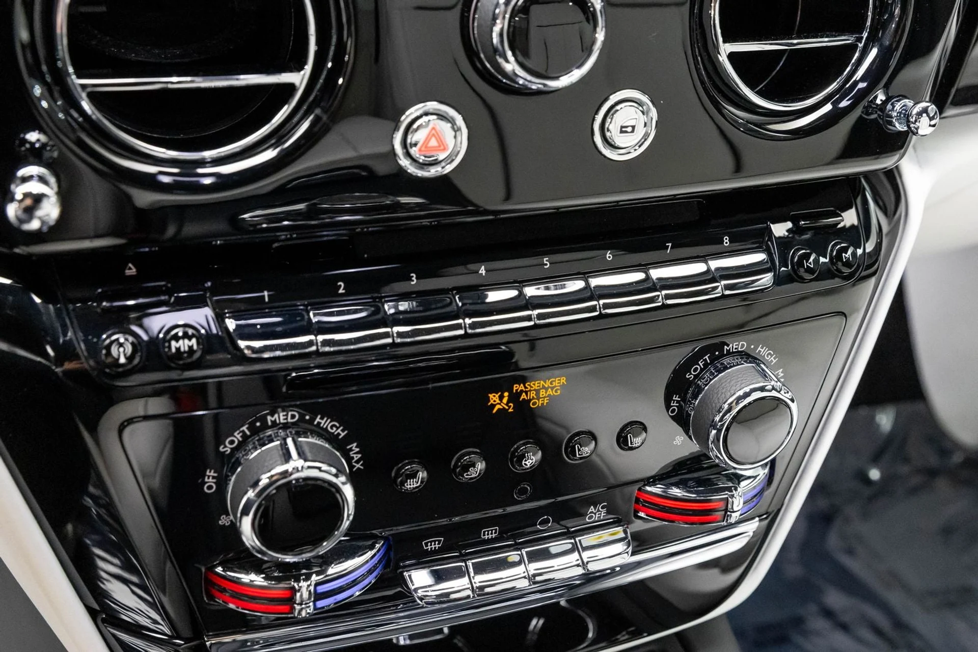 mph027_2864144790_28_36348a50bf