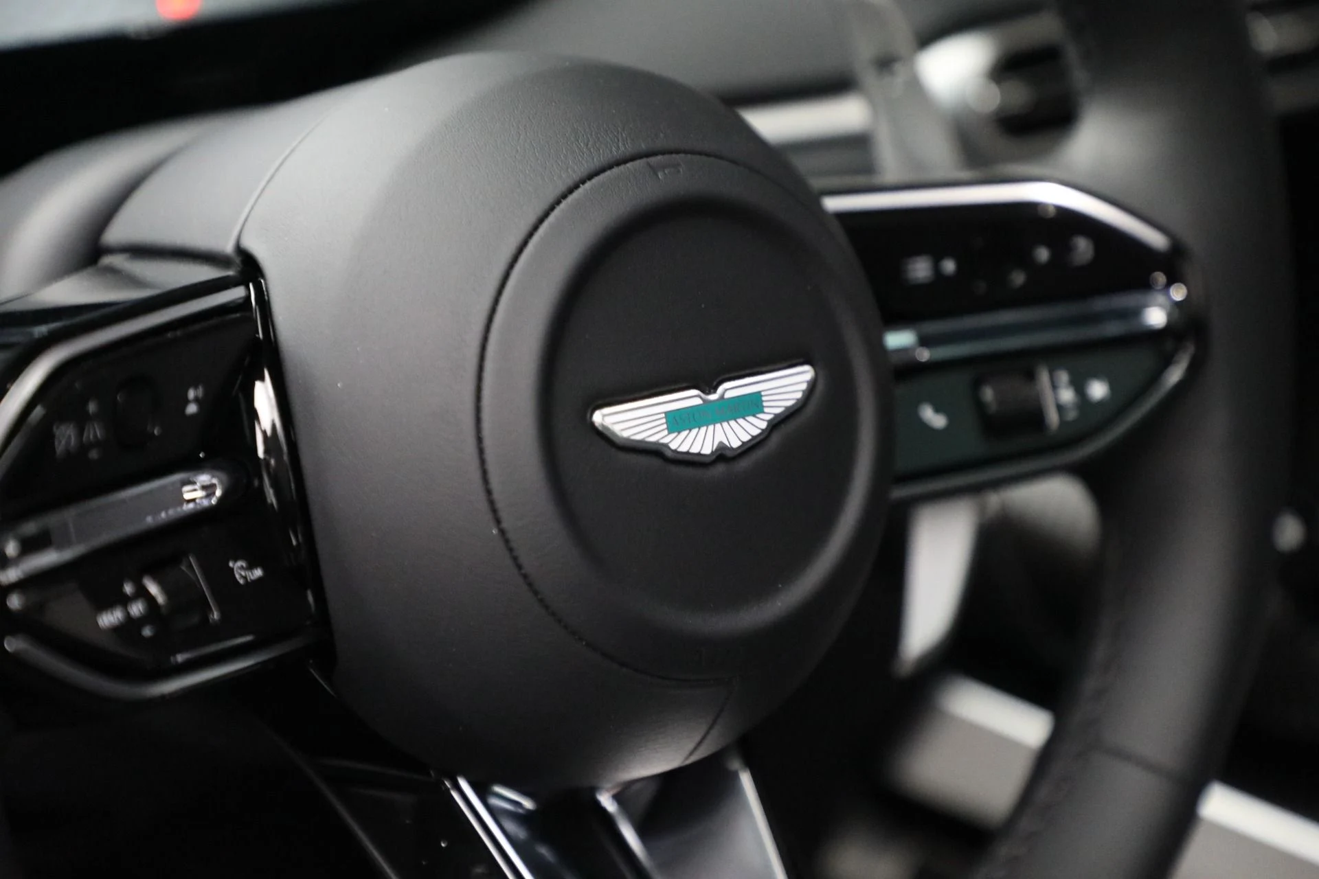 mph027_2864313592_New_2025_Aston_Martin_Vanquish_dd32af63e5