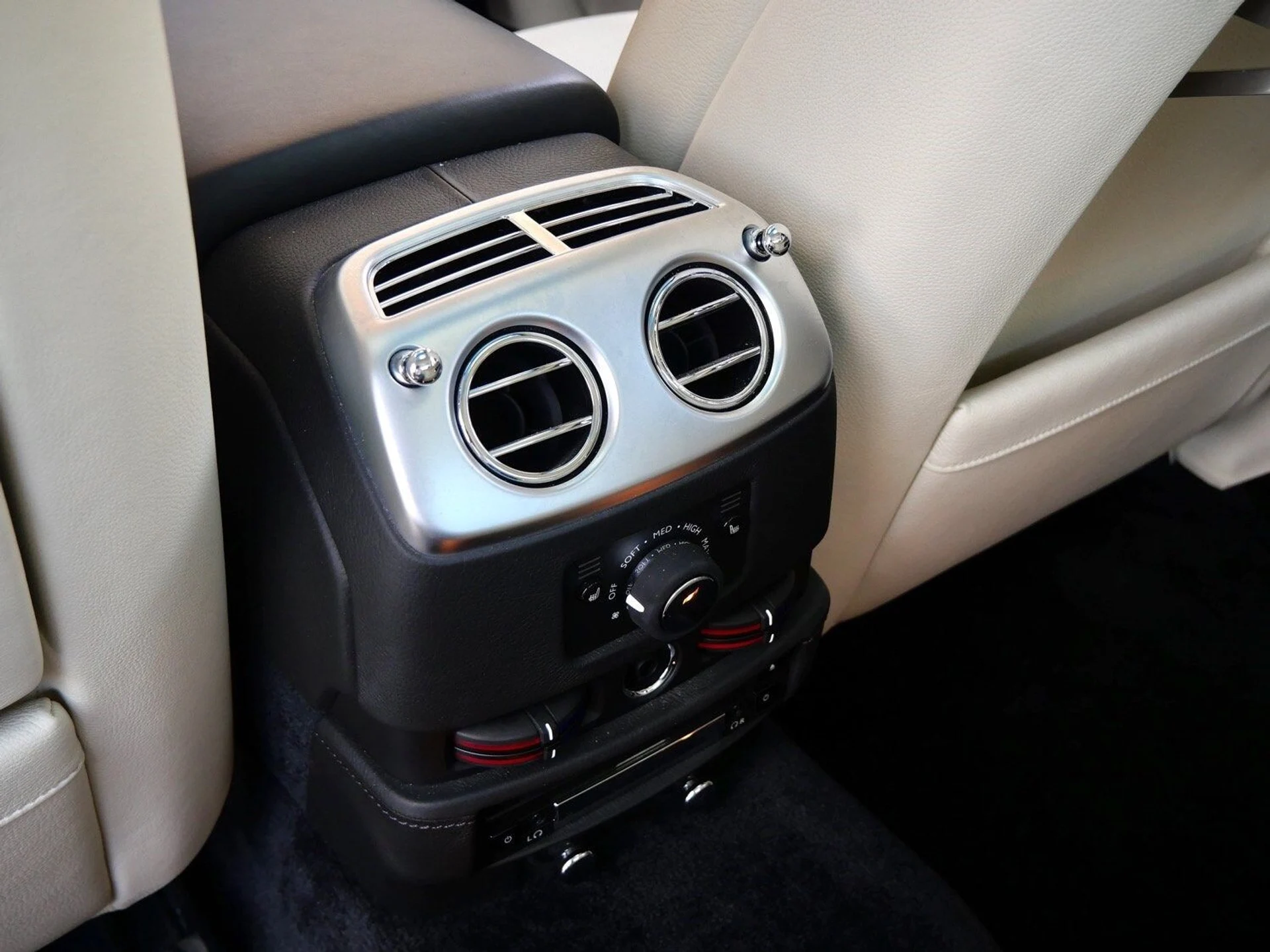 mph027_2870417647_9d726004bad06f4cbc6e8e8166cc655ax_230005115a