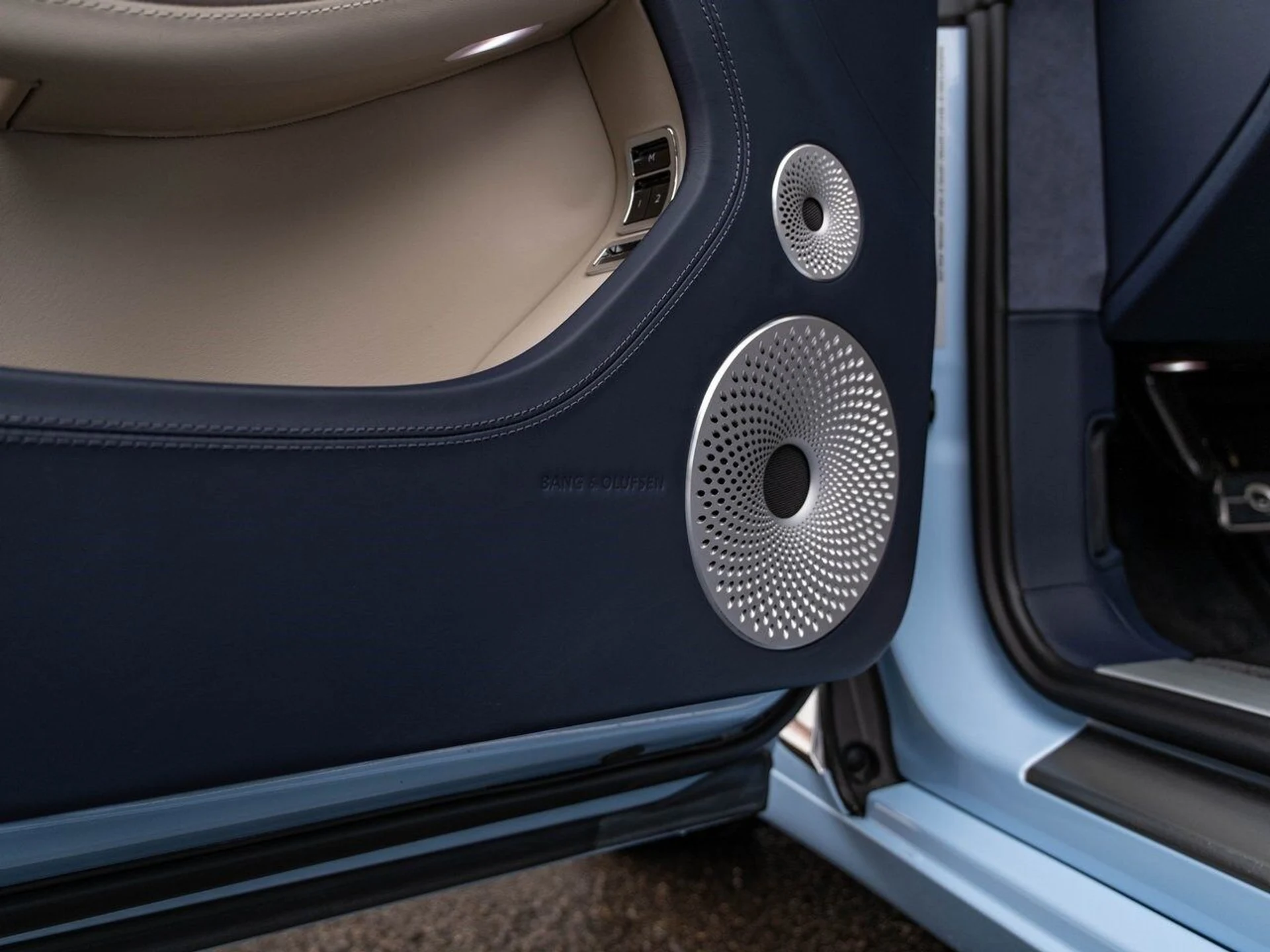 mph027_2870904577_2af9bfb5a7ec29213af89ab6ce5730abx_ef0b3a6917