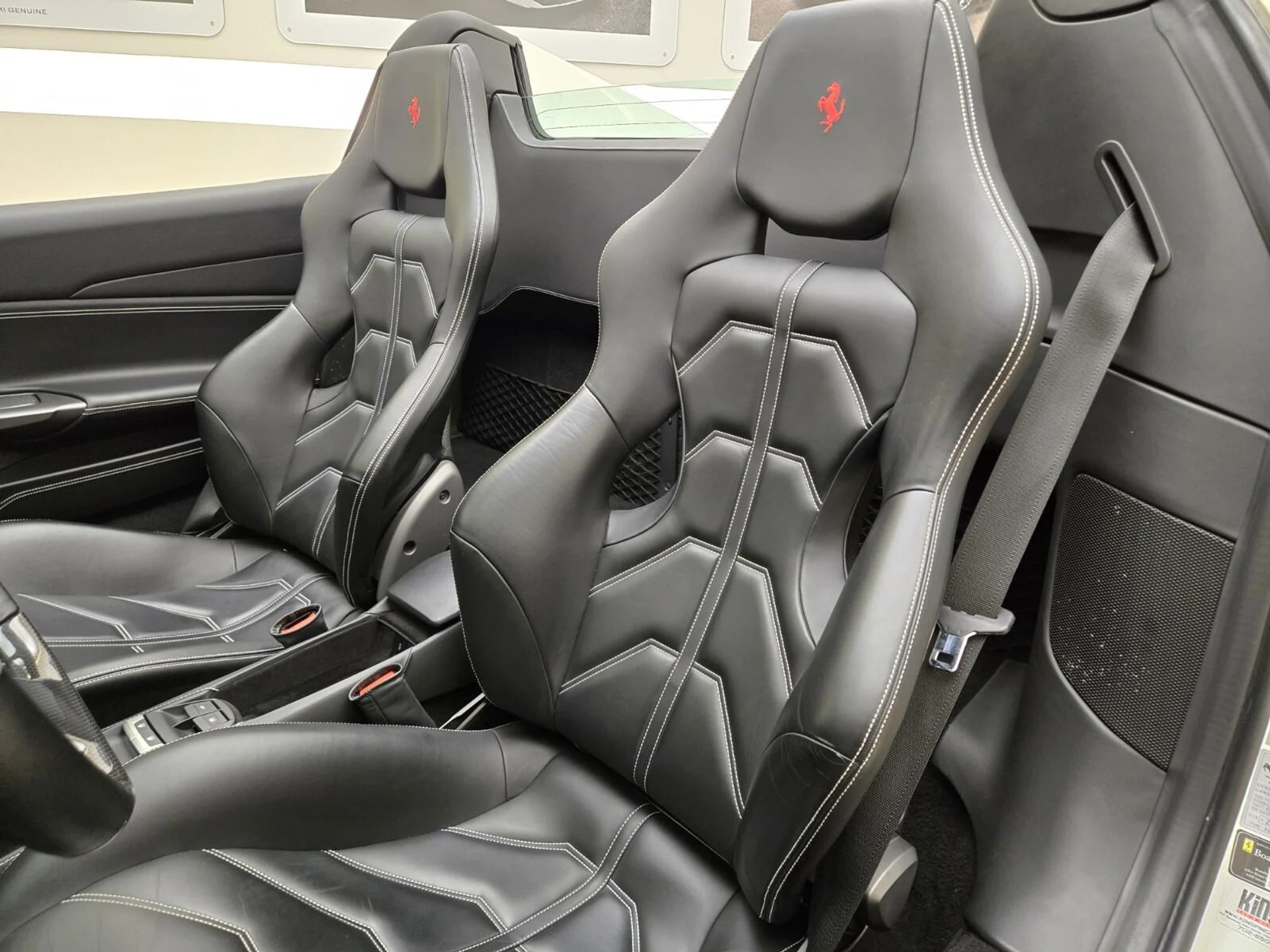 mph027_2875740148_Used_2019_Ferrari_488_Spider_1761634744_e723a5437c