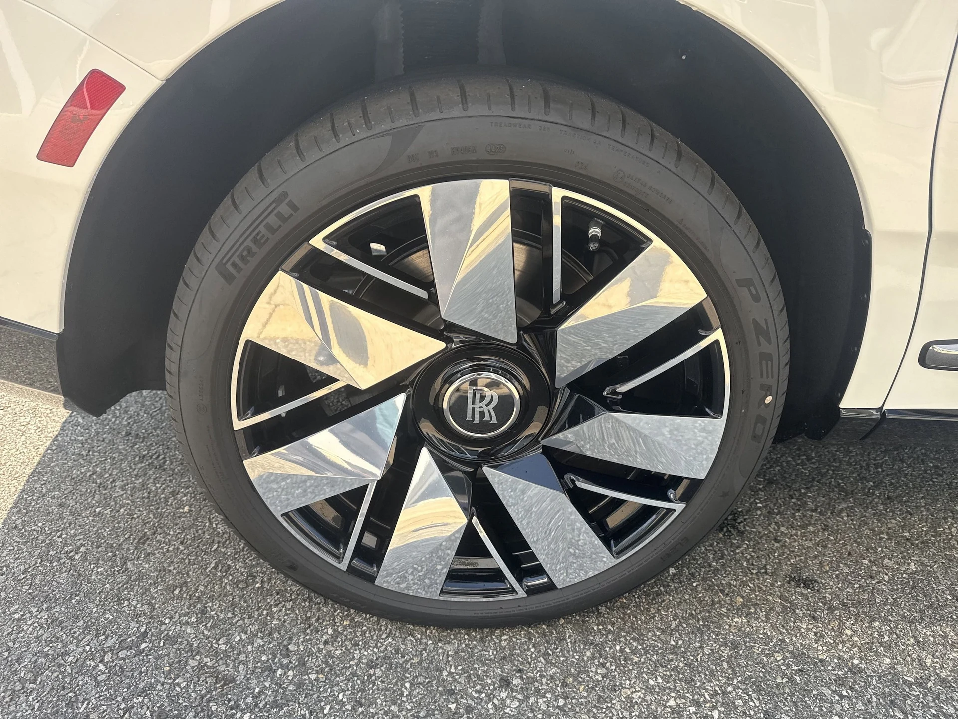 mph027_2890930911_584a4bbc06512ed6166d58536201c048x_a7adbacd63