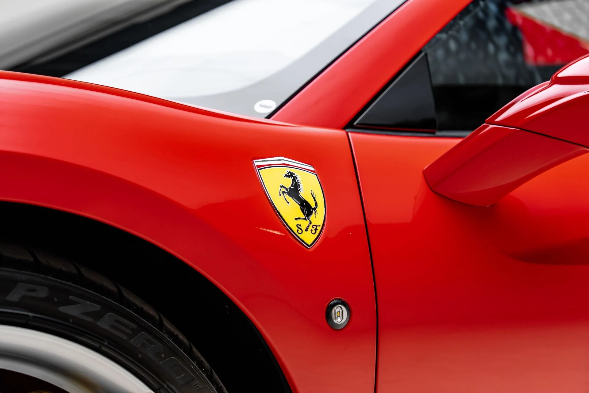mph027_2896473040_Used_2022_Ferrari_F8_Spider_1785267058_9bb3c8105d