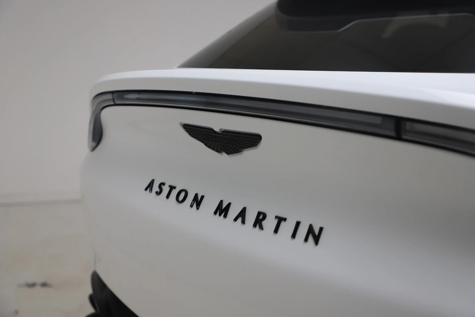 mph027_2899621845_New_2025_Aston_Martin_DBX_707_e1a4025e8c