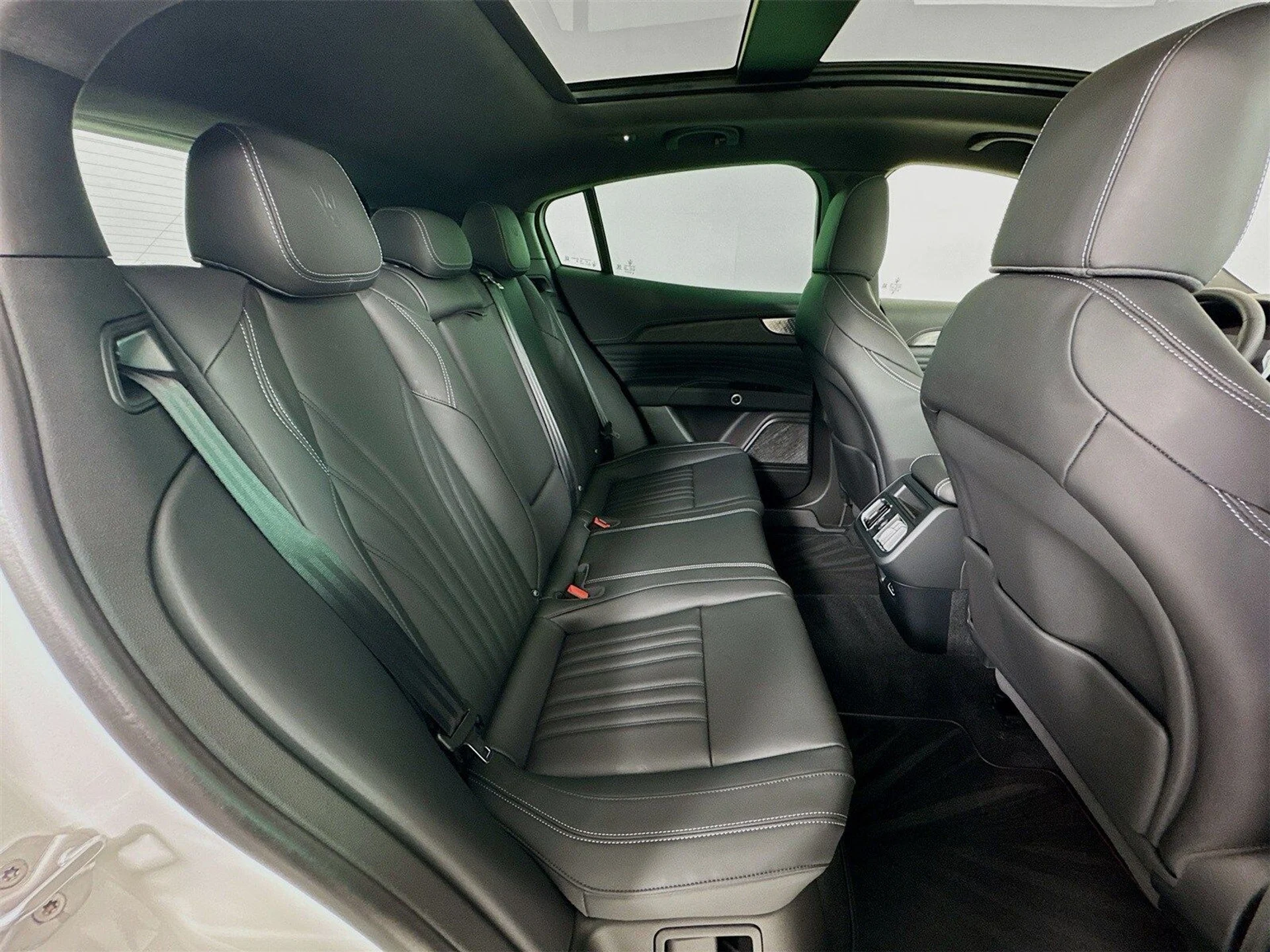 mph027_2902397062_60a7e257b45f4ba338fe565b5cfb1b7ex_aaf29a7bec