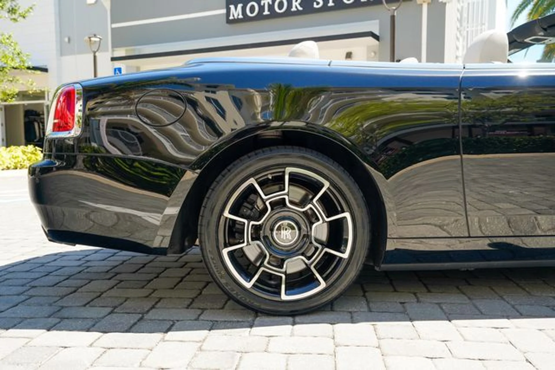 mph027_2905444022_23014492_28_56eee3d4db