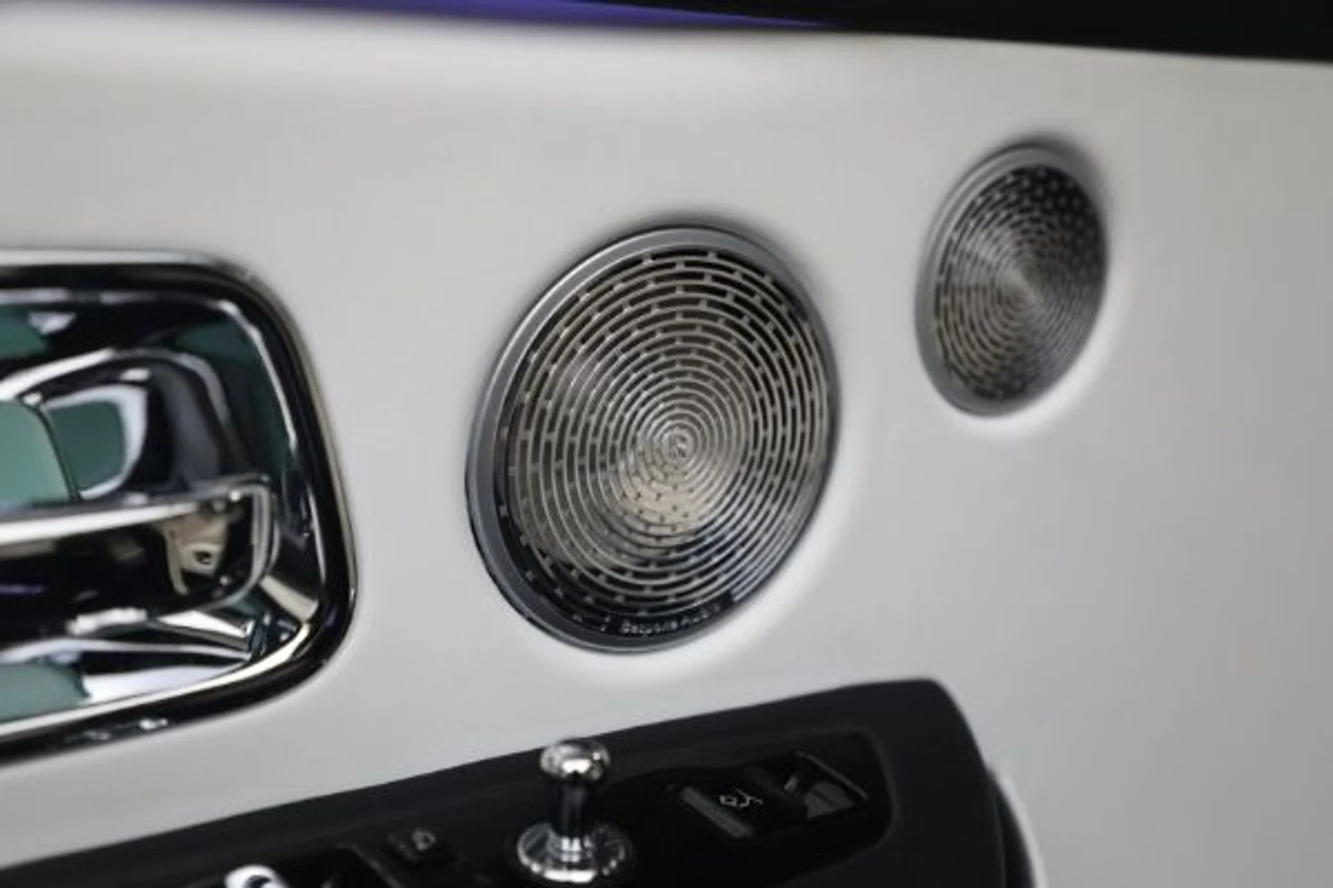 mph027_2905758981_Used_2025_Rolls_Royce_Black_Badge_Cullinan_5a0774d2f0