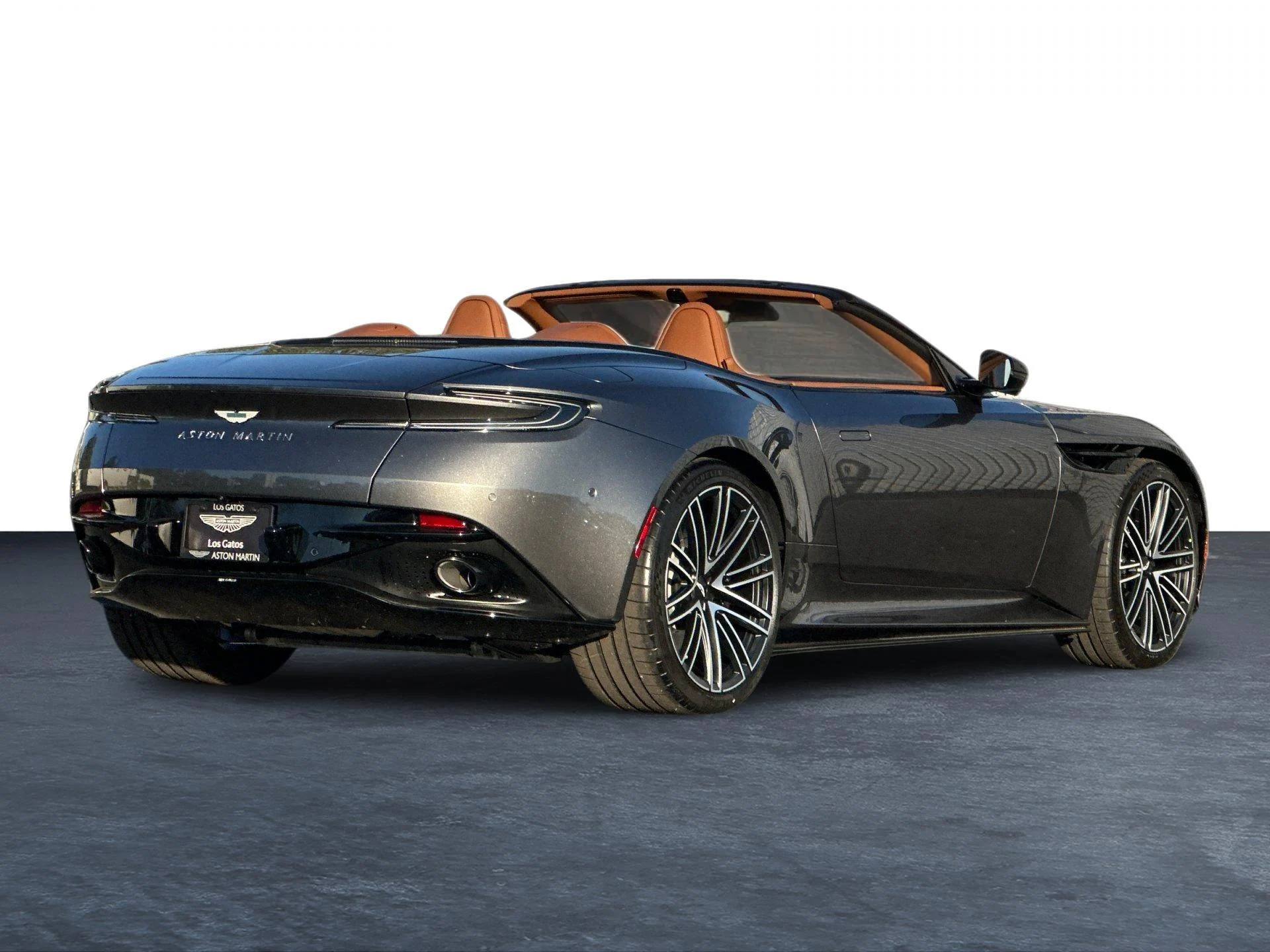 mph027_2908500599_New_2026_Aston_Martin_DB_12_Volante_1764169878_65ca888c86