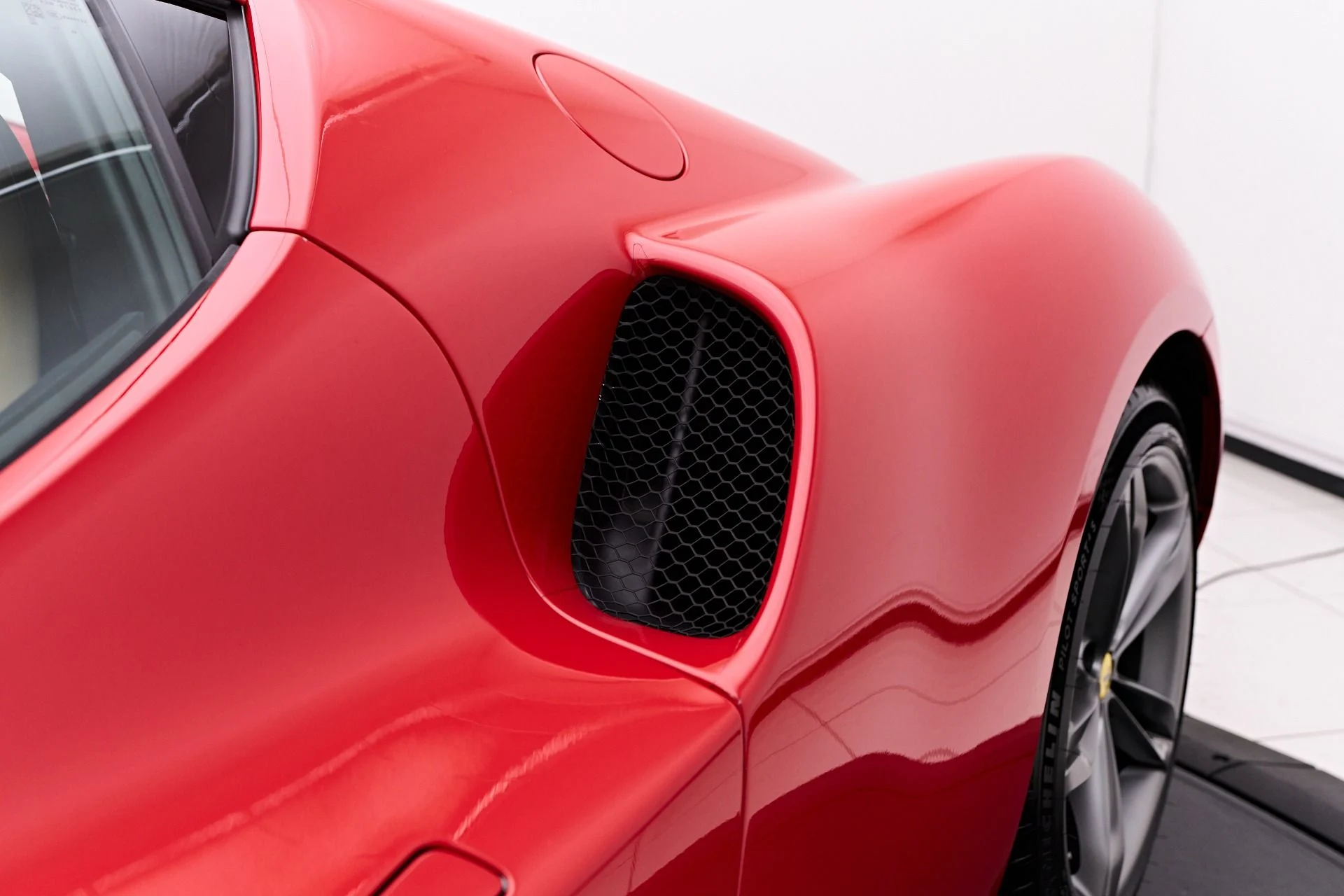 mph027_2924543487_Used_2024_Ferrari_296_GTB_1757101191_18ecfa4608