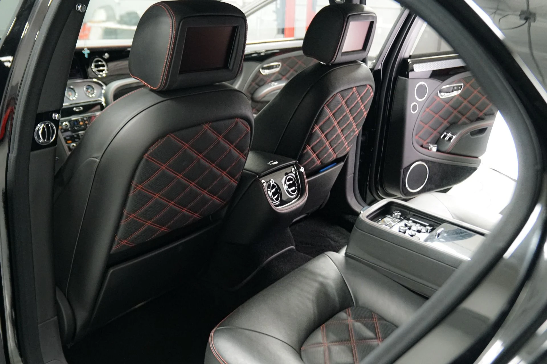 mph027_2931625851_Used_2013_Bentley_Mulsanne_1769559246_ba9c19ca94