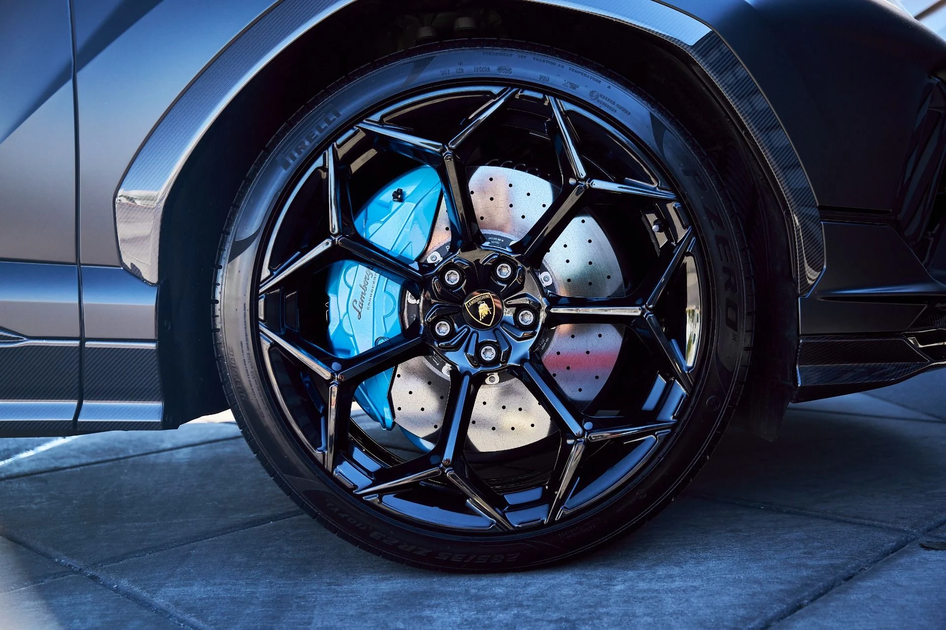 mph027_2937049500_Used_2024_Lamborghini_Urus_Performante_1773367098_2bf7a798b5
