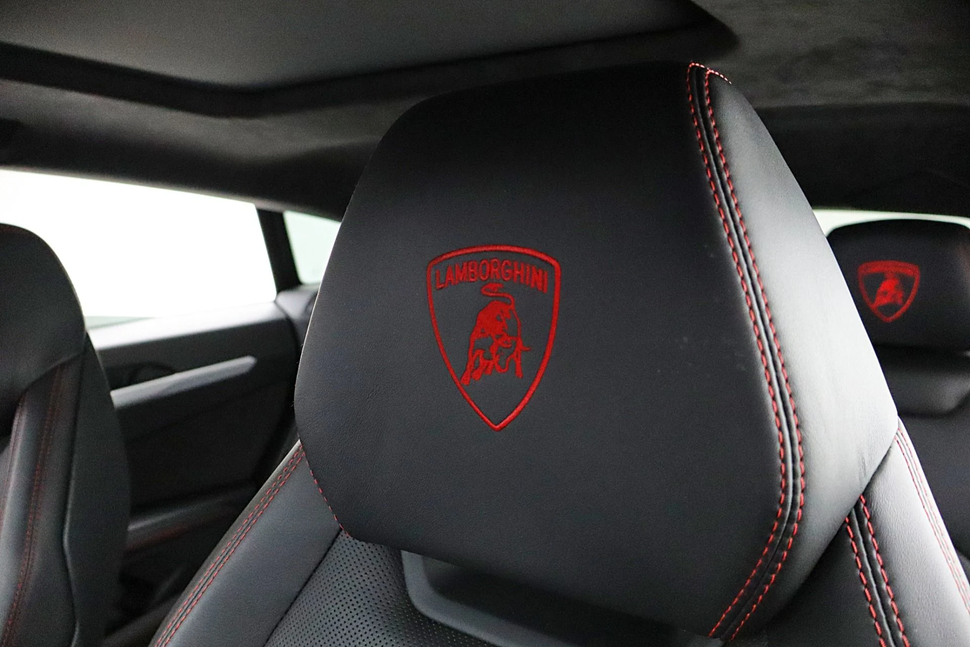 mph027_2937629302_Used_2020_Lamborghini_Urus_5967450f08