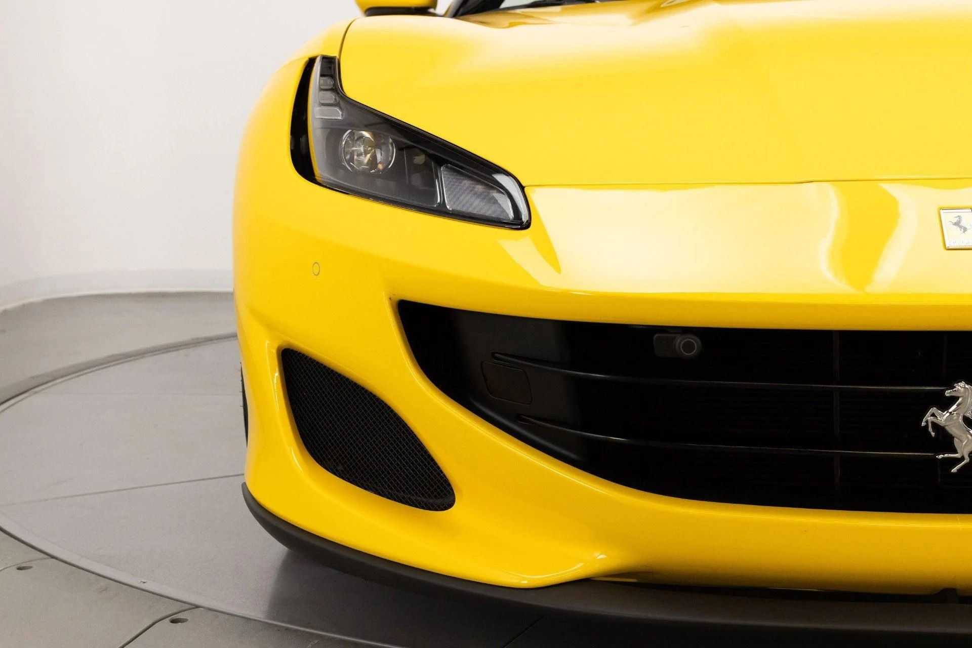 mph027_2938947410_Used_2020_Ferrari_Portofino_1777367912_3d63c40879