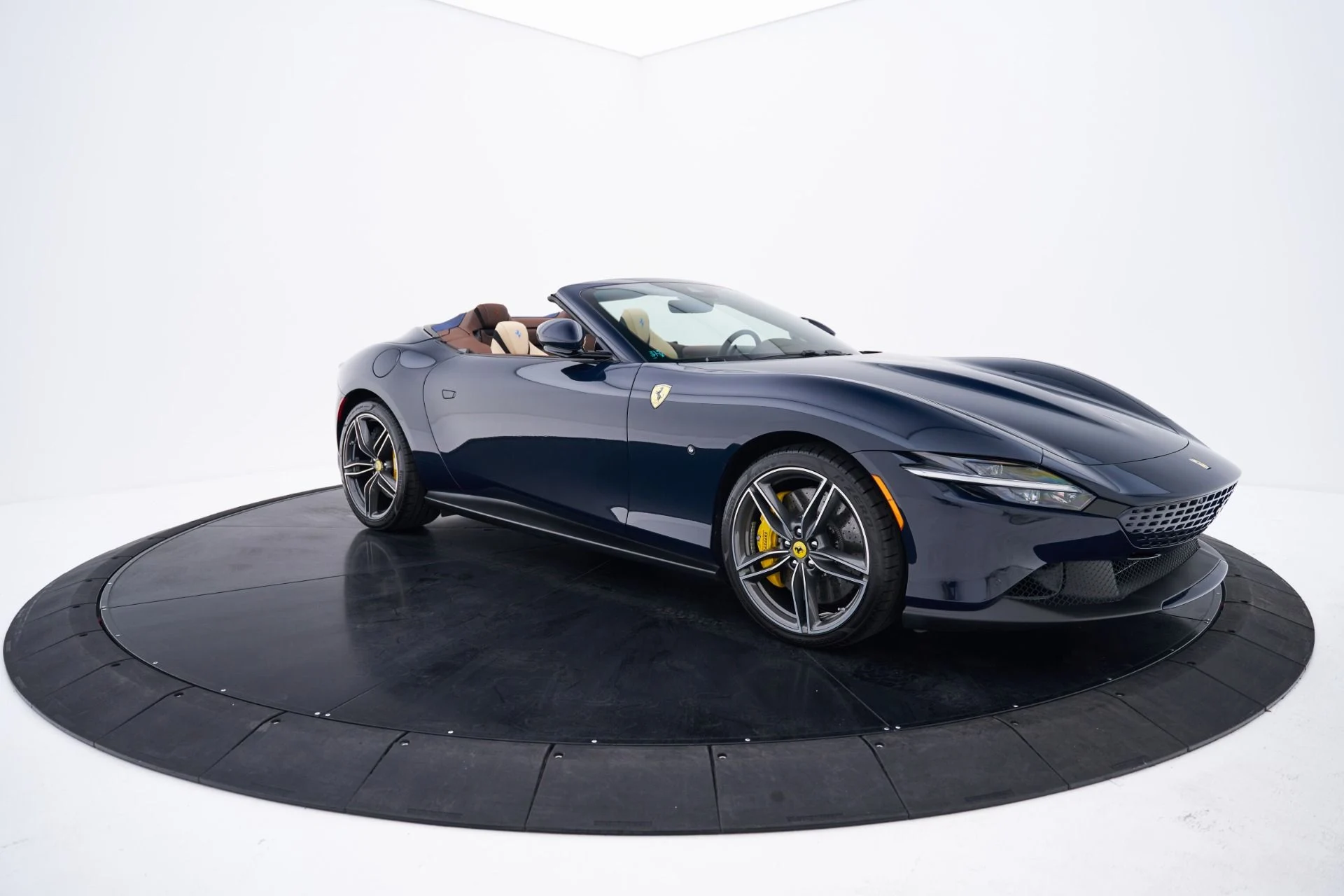 mph027_2939887265_Used_2025_Ferrari_Roma_Base_1793056035_f060ae1b5d