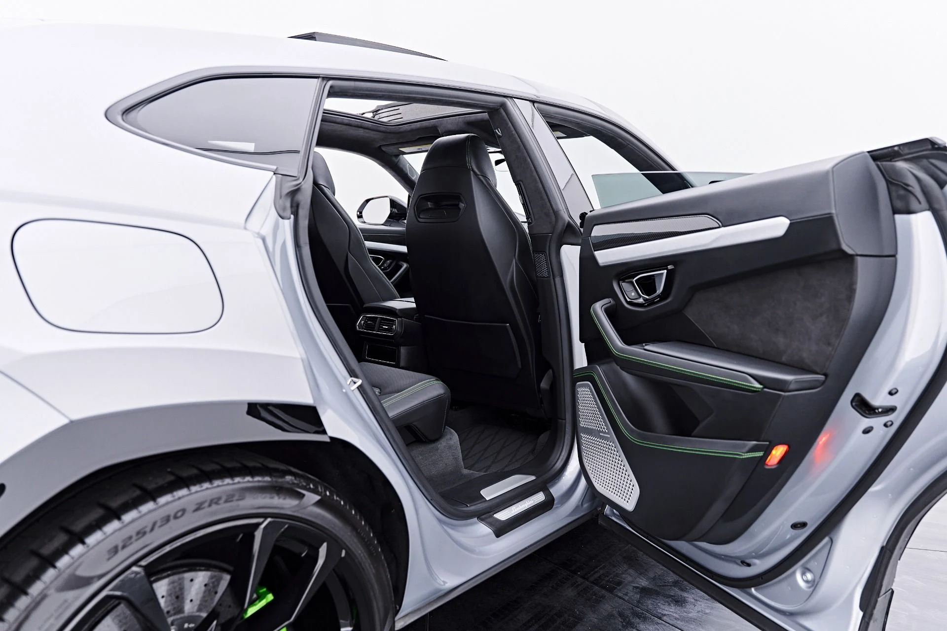 mph027_2942824604_Used_2021_Lamborghini_Urus_1788457897_269166de1c