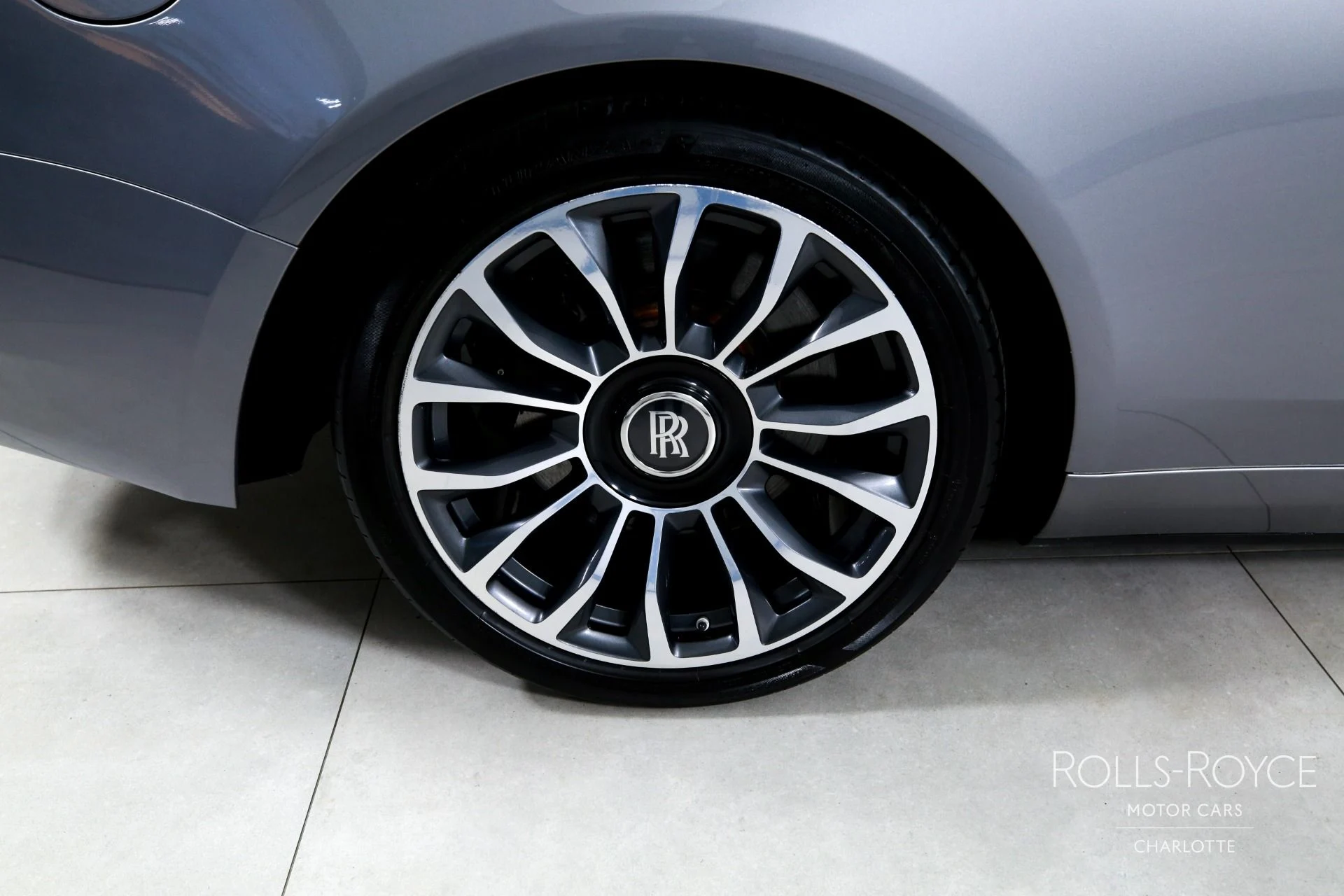 mph027_2946397688_Used_2019_Rolls_Royce_Dawn_1771363030_46486bdf1d