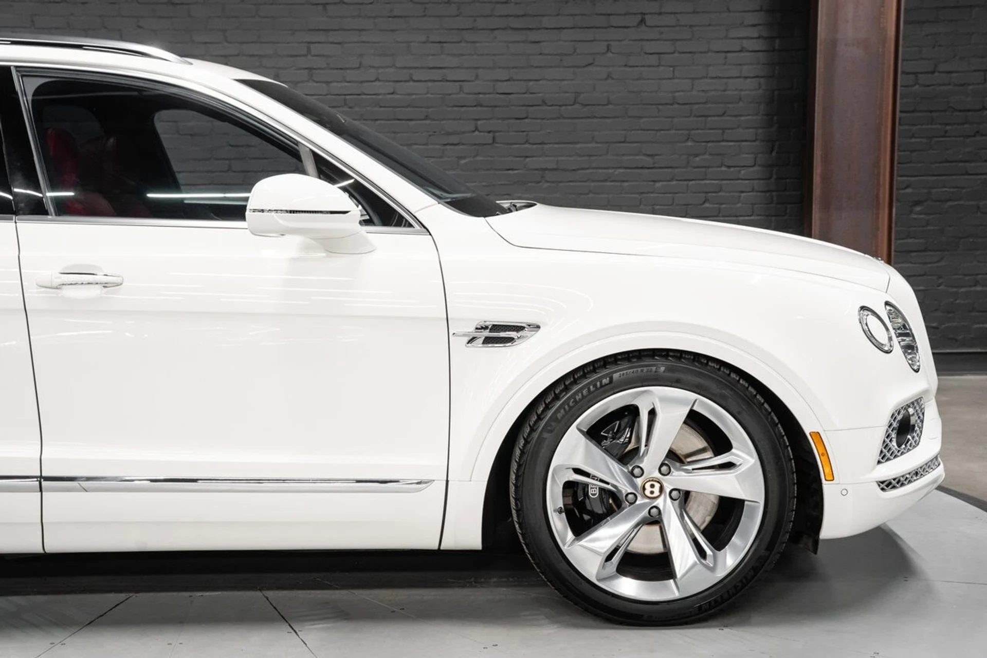 mph027_2950390837_bentley_bentayga_2019_e4bd1768b4