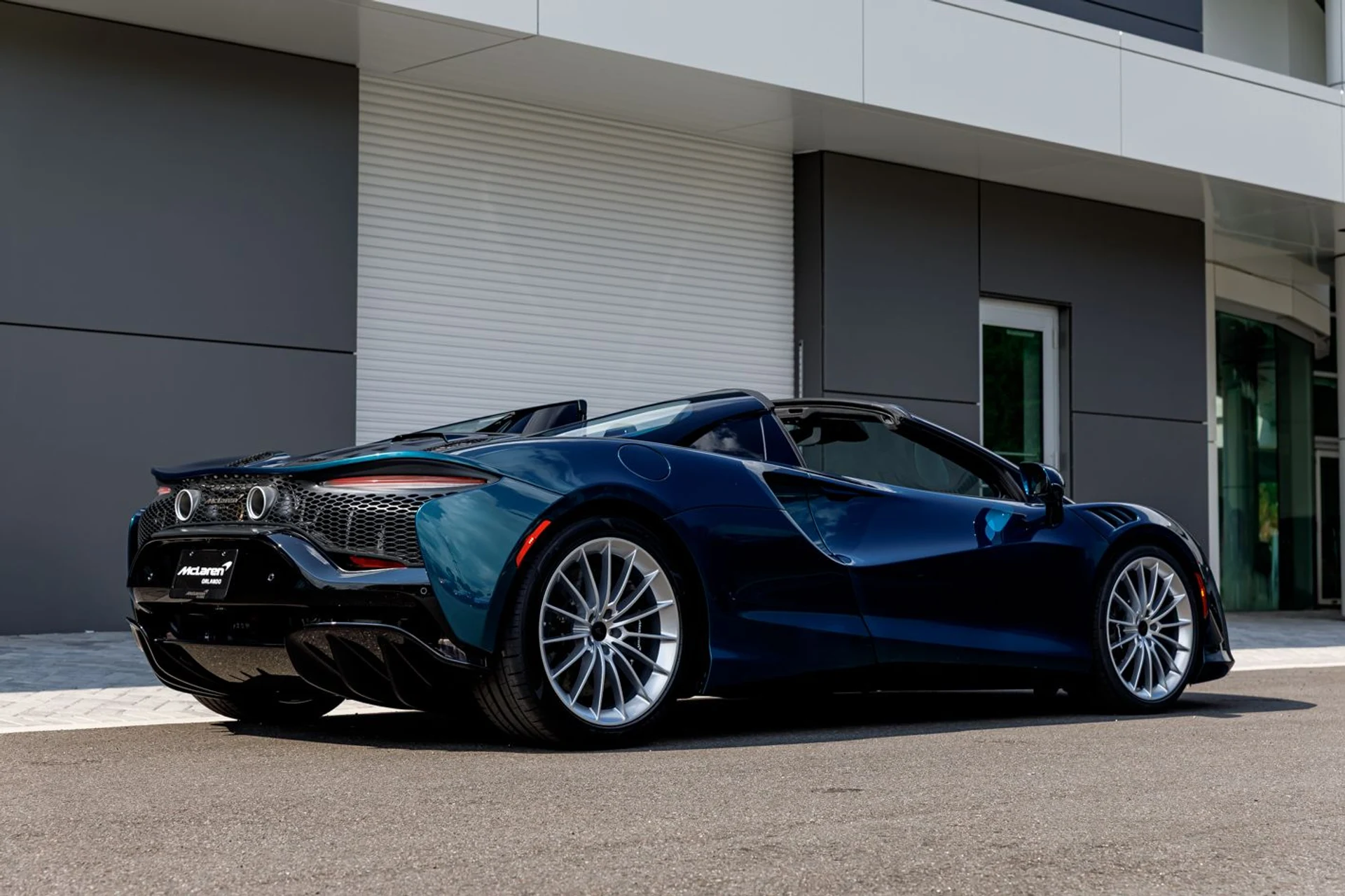 mph027_2953468625_New_2026_Mc_Laren_Artura_Spider_03ad9cc3c6
