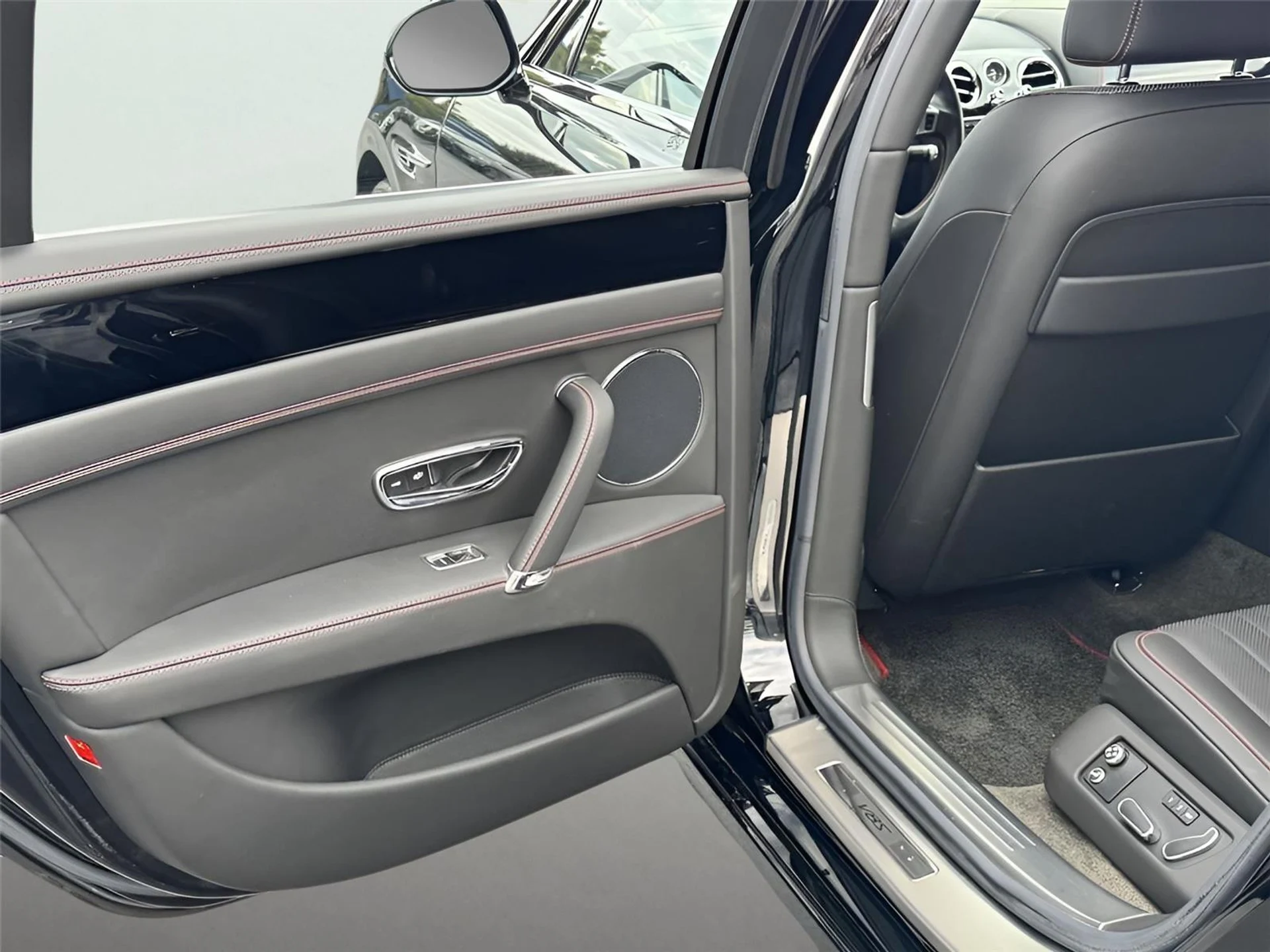 mph027_2956230696_f0050bb25c6746f2eec27b89bb509cca_2aa1c712e3