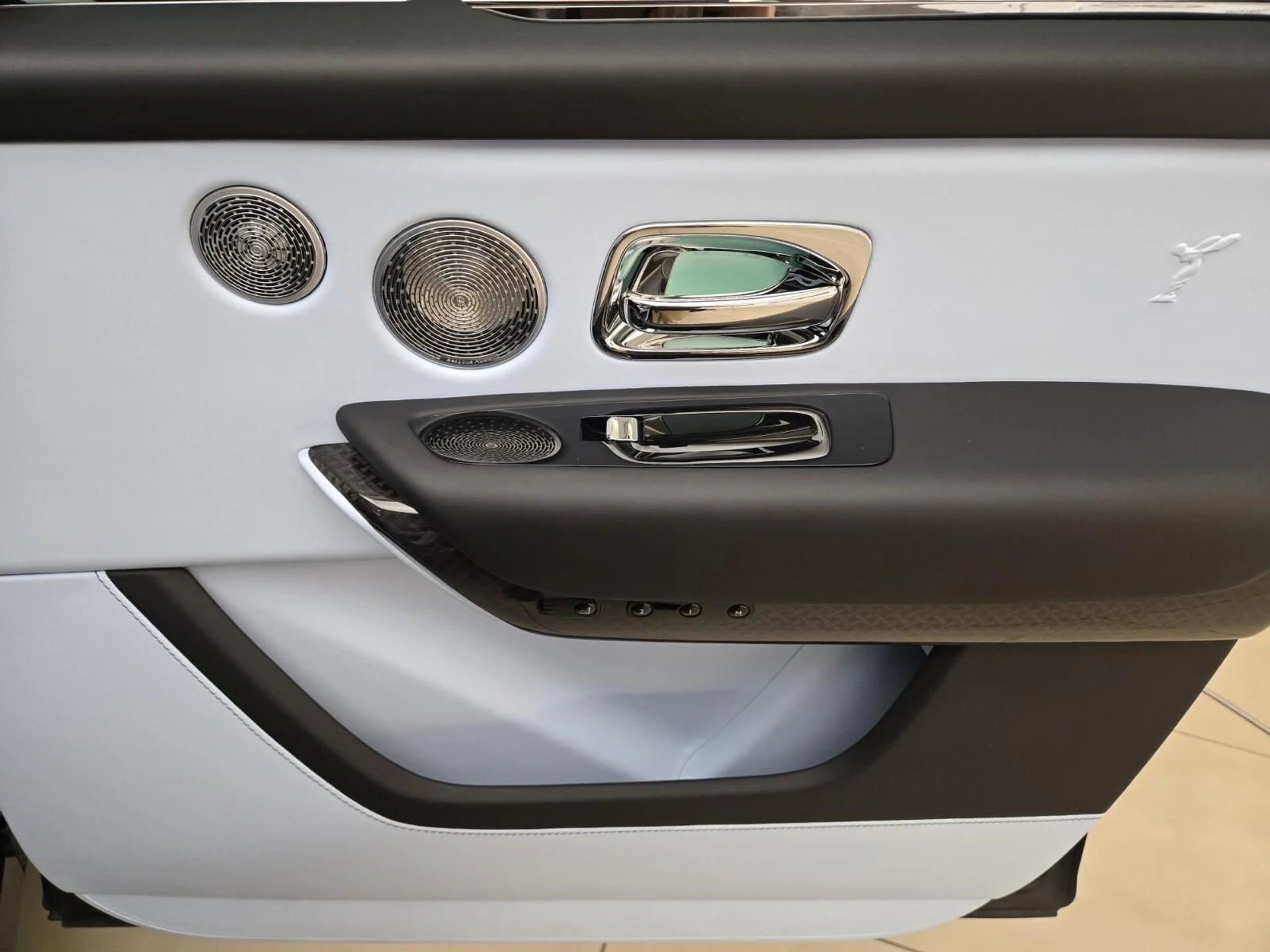 mph027_2962082647_Used_2025_Rolls_Royce_Cullinan_Black_Badge_1770446945_2d5bfe3782