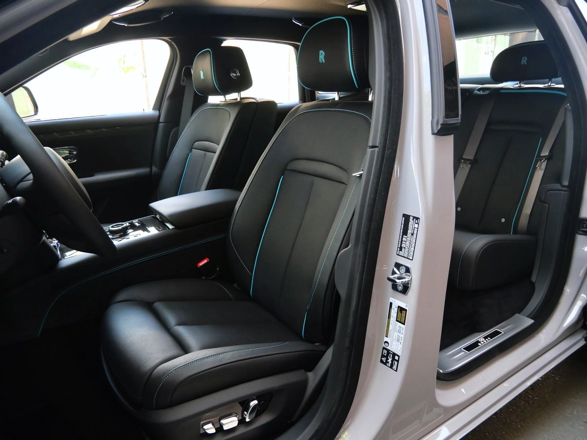 mph027_2965653739_6279af887802066f2a920ab918bbb1f5x_f25c9de515