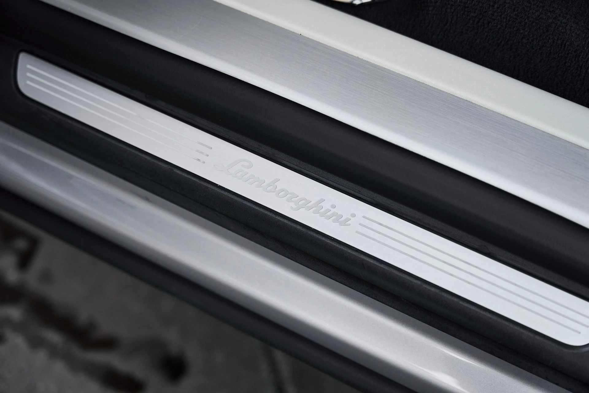 mph027_2971177936_Used_2021_Lamborghini_Urus_1771117243_3dca1bba33