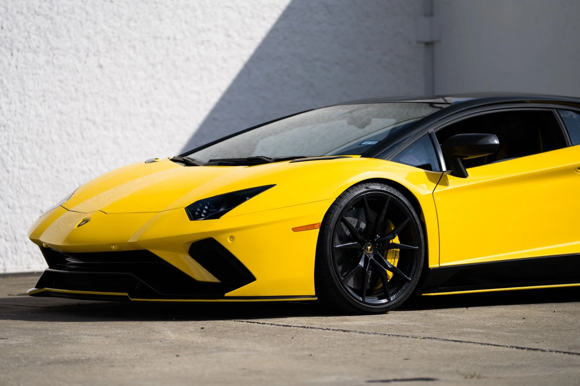 mph027_2975359411_Used_2018_Lamborghini_Aventador_S_LP_740_4_S_1761083362_e4cc6b40c0