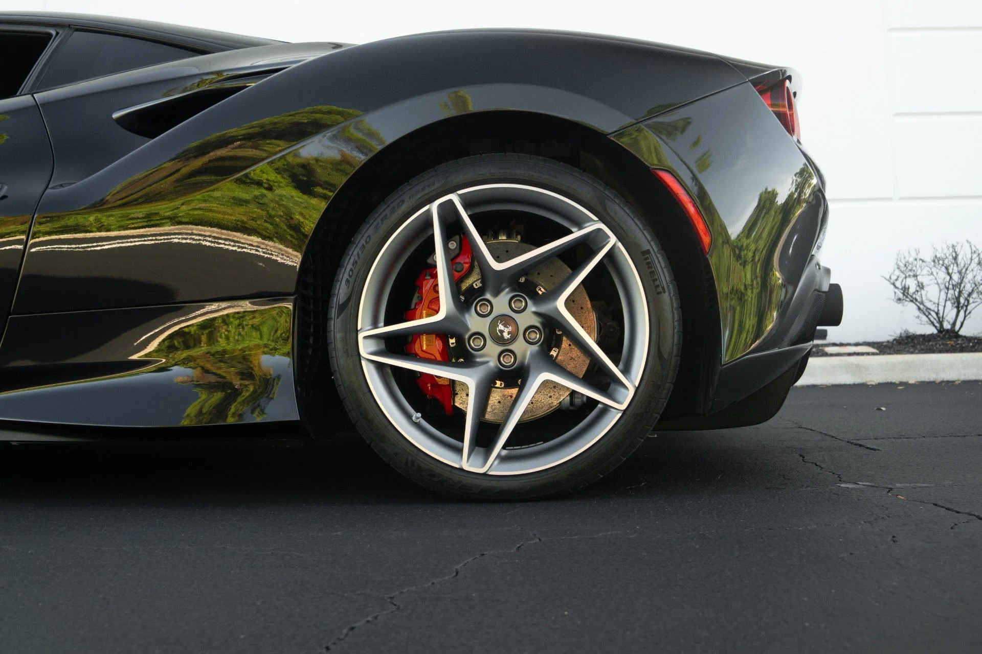 mph027_2977779099_Used_2020_Ferrari_F8_Tributo_1761689763_1625f9e25f