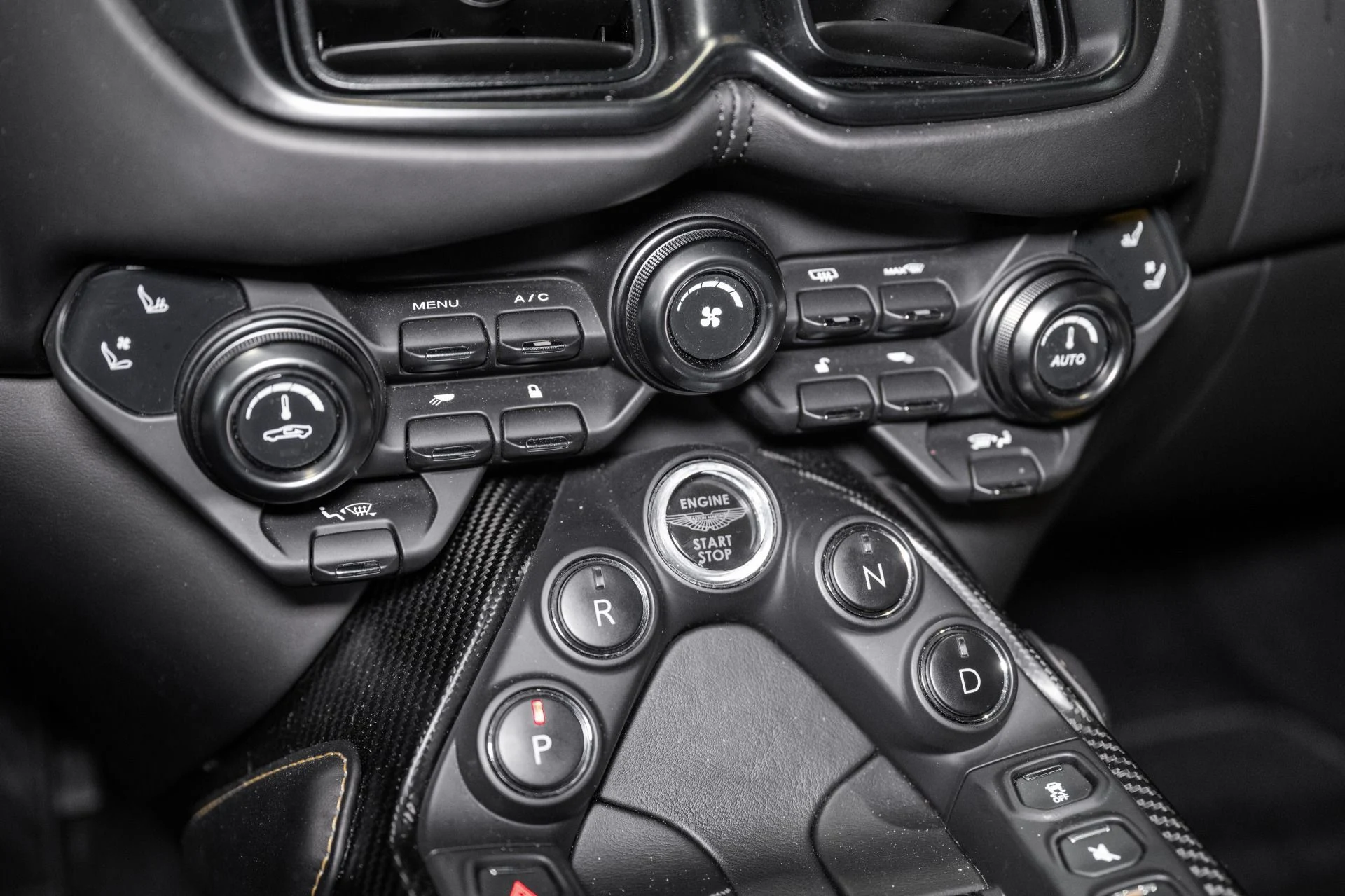 mph027_2982762471_Used_2019_Aston_Martin_Vantage_1765989078_51d77cd0c7