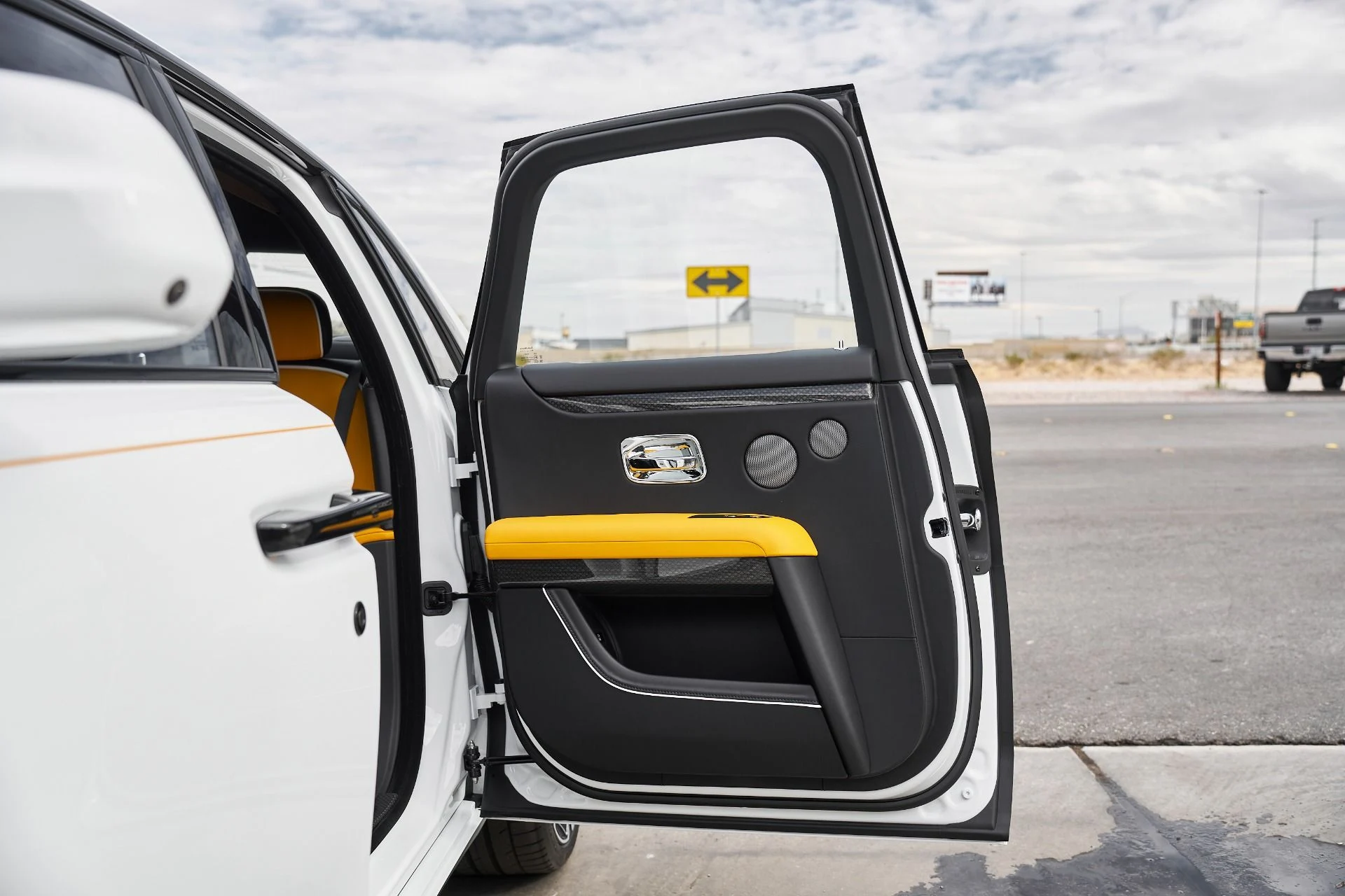 mph027_2987223717_Used_2025_Rolls_Royce_Ghost_Black_Badge_1763167775_04838d97d5